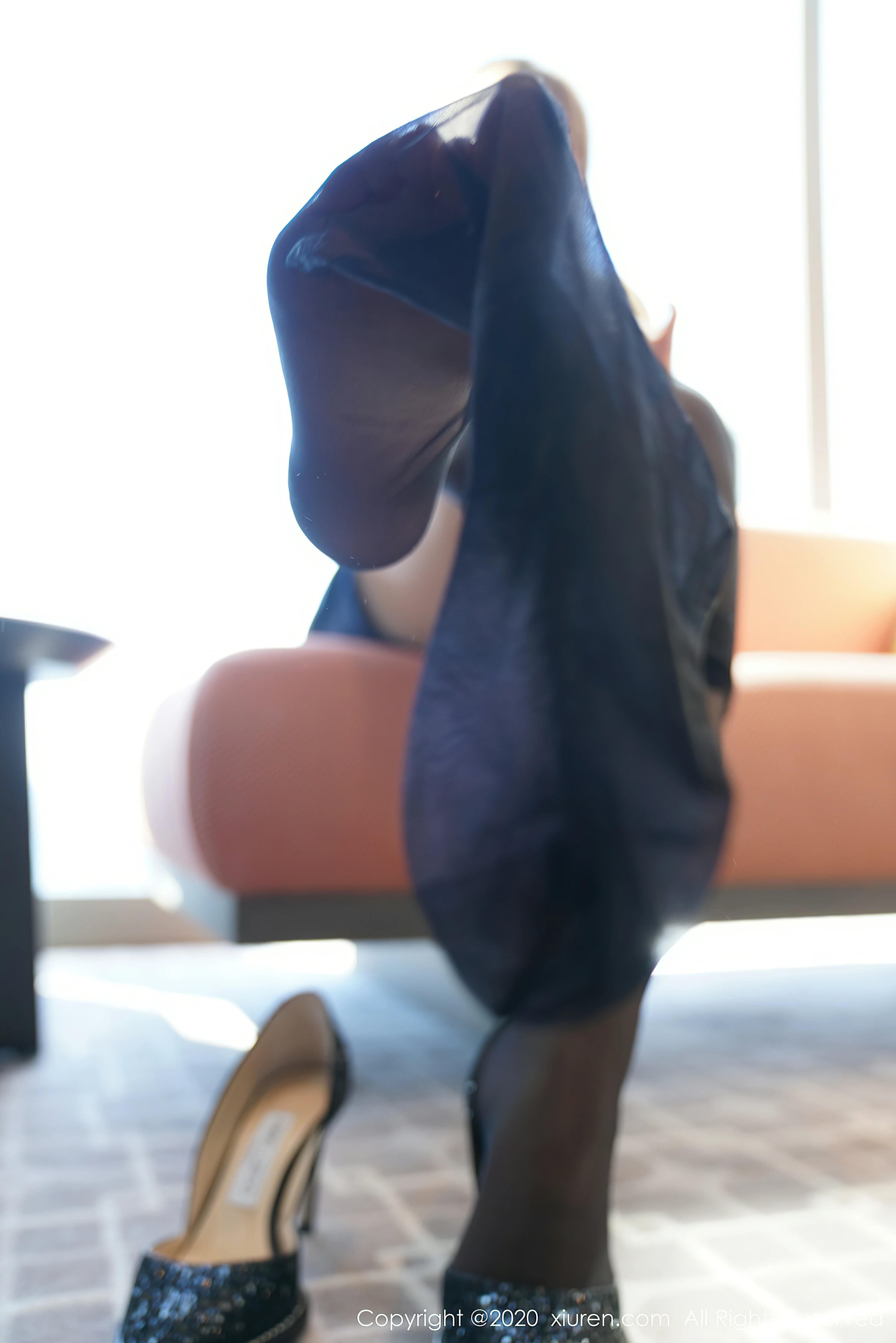 [XiuRen秀人网]XR20200803N02396 柴婉艺Averie 蓝色制服与短裙加黑丝美腿性感私房写真集,0016