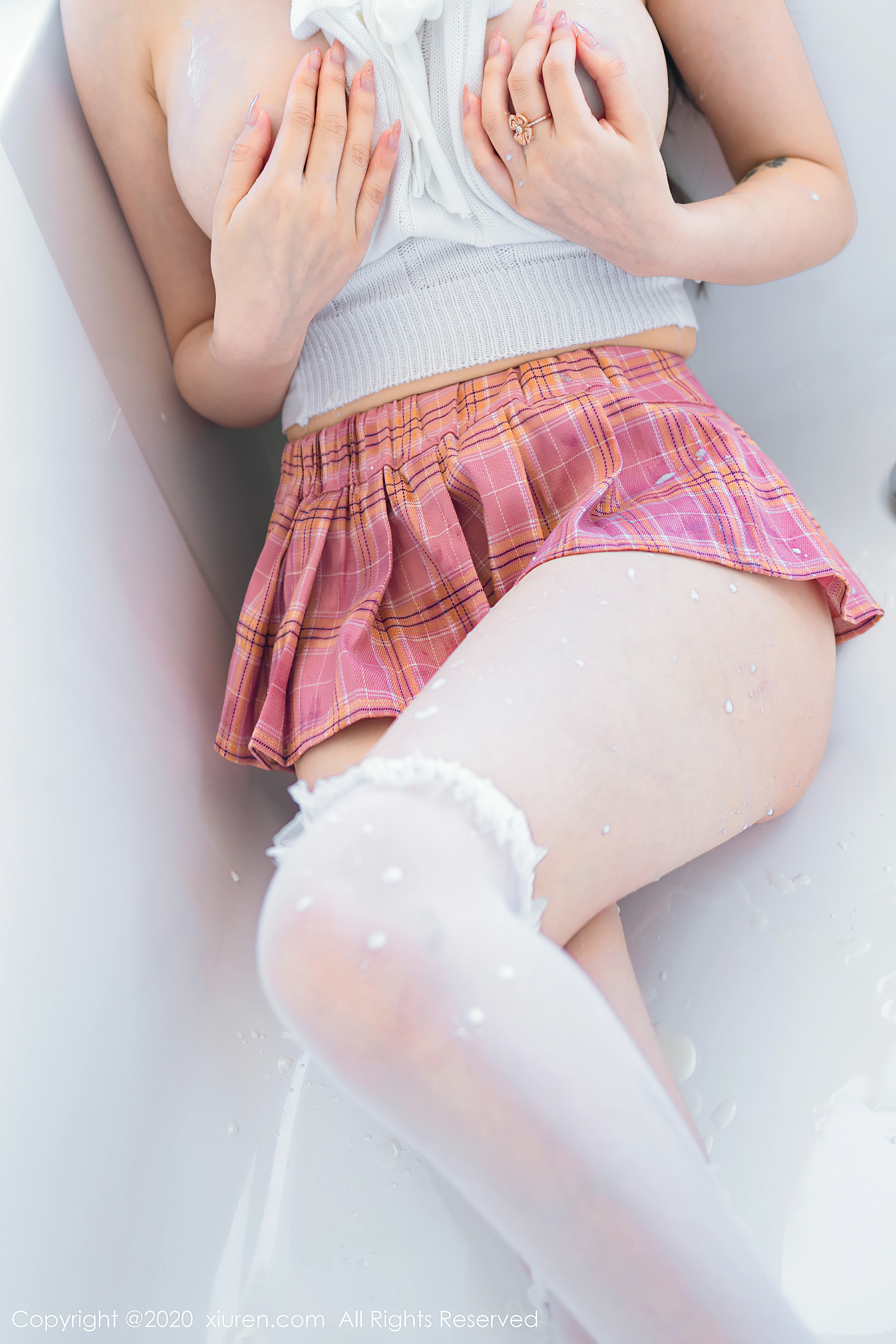 [XiuRen秀人网]XR20200810N02421 玉兔miki 粉色短裙加白色丝袜美腿性感私房写真集,0012