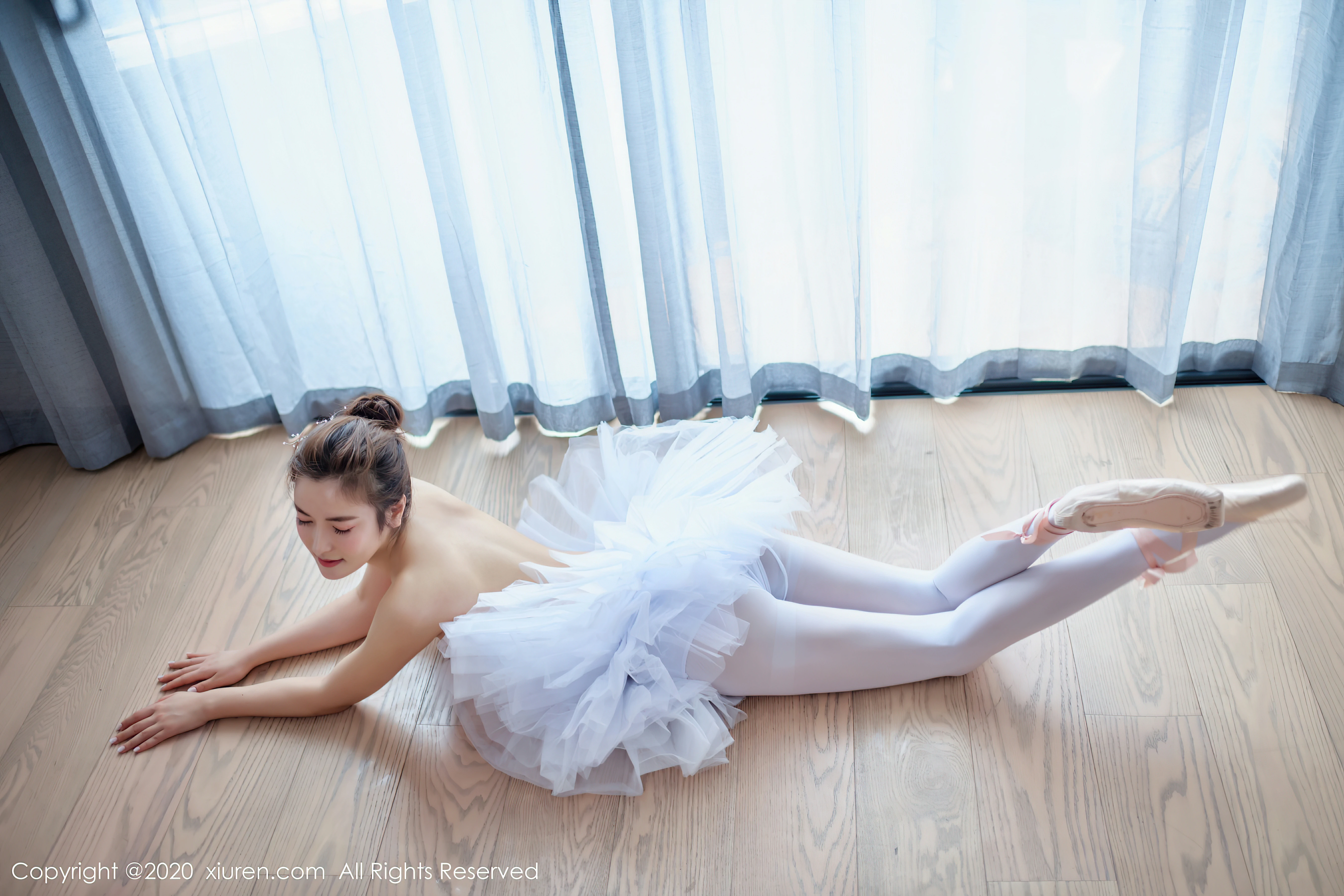[XiuRen秀人网]XR20200915N02560 芭蕾少女 白露小猪 白色体操制服加丝袜裤性感私房写真集,0015
