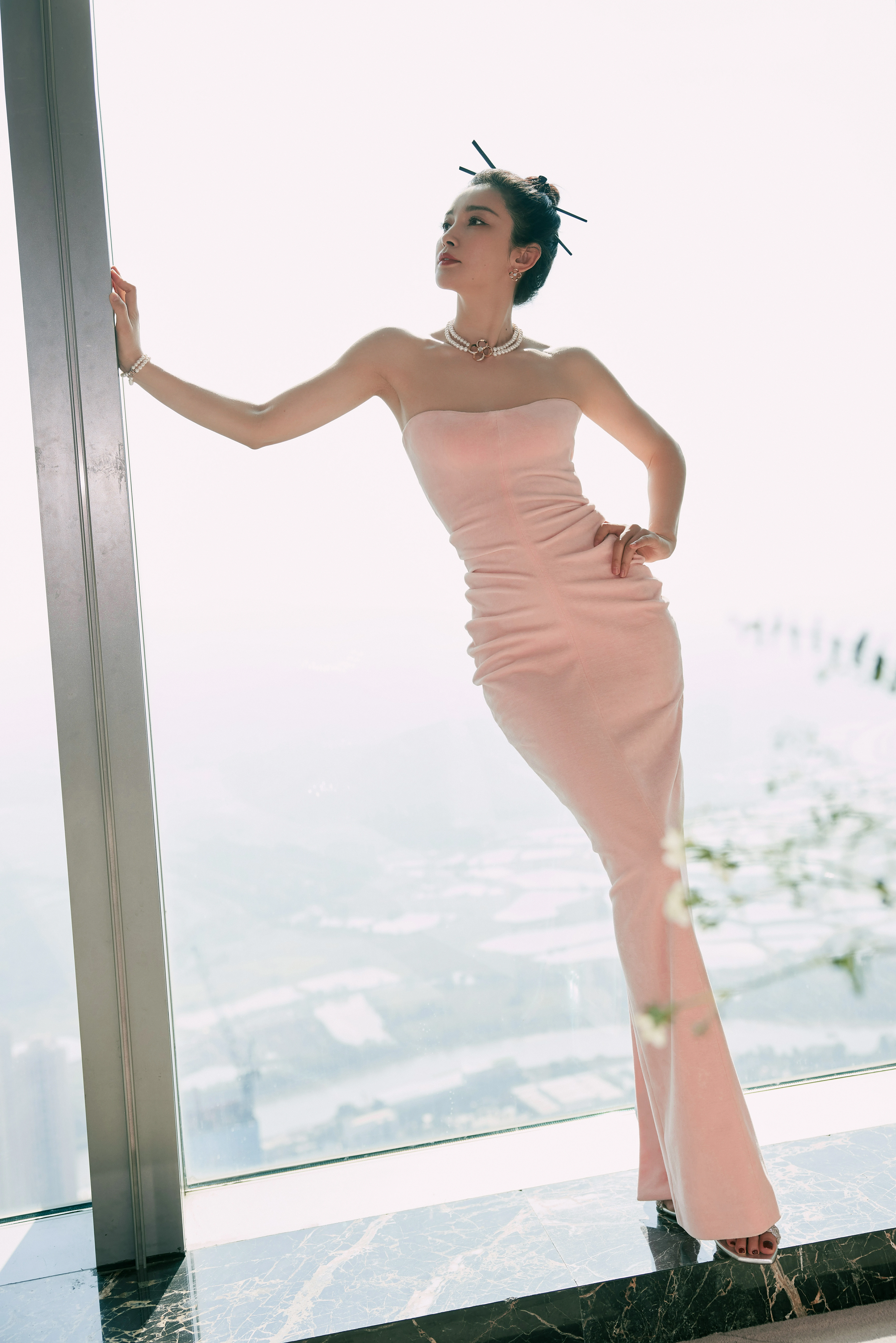 李冰冰活动造型写真释出 着粉色抹胸裙搭粉色西装时尚感满分,9