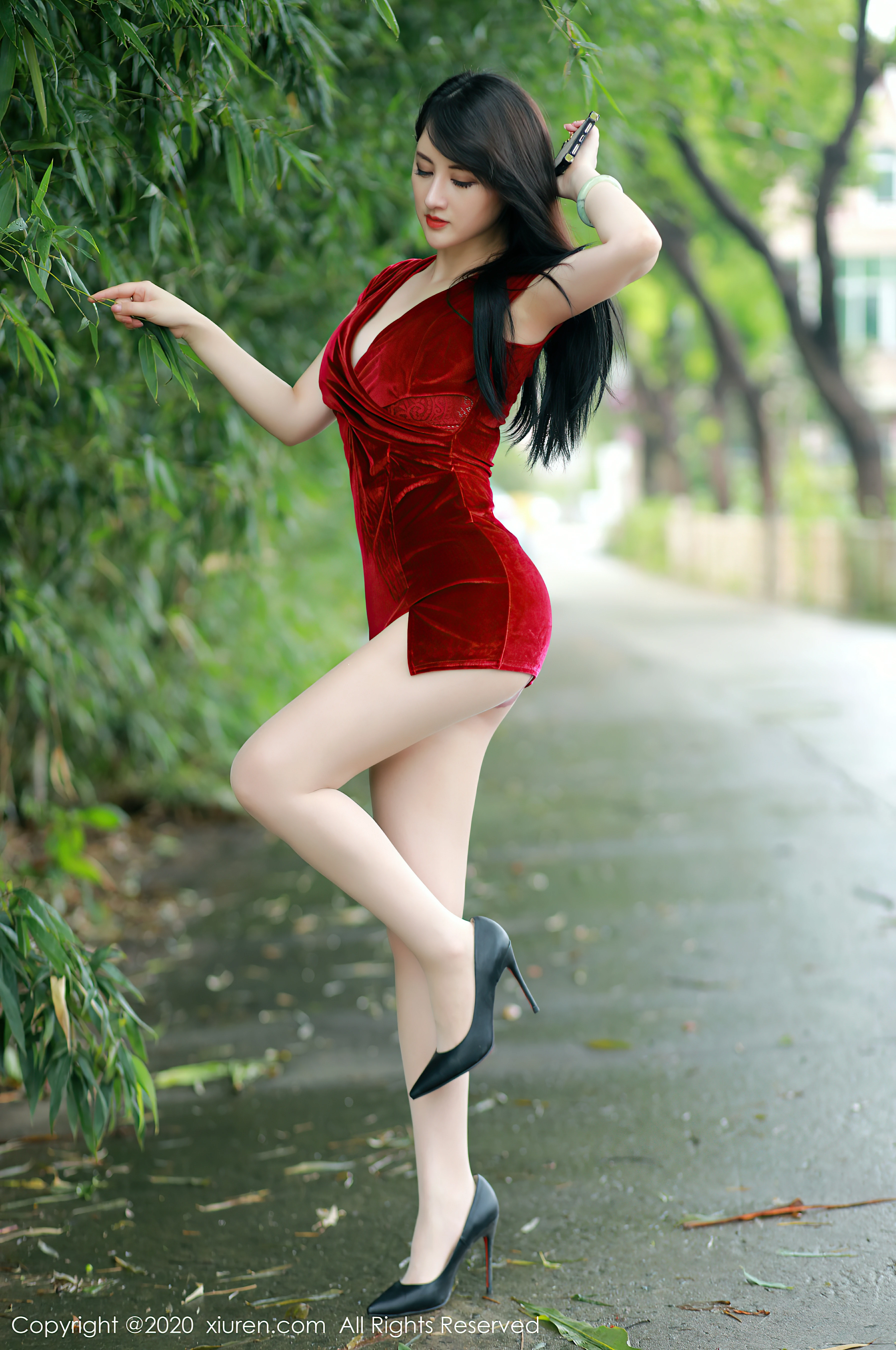[XiuRen秀人网]XR20201020N02672 诗诗kiki 红色连身礼裙与蕾丝内衣加肉丝美腿性感私房写真集,0012
