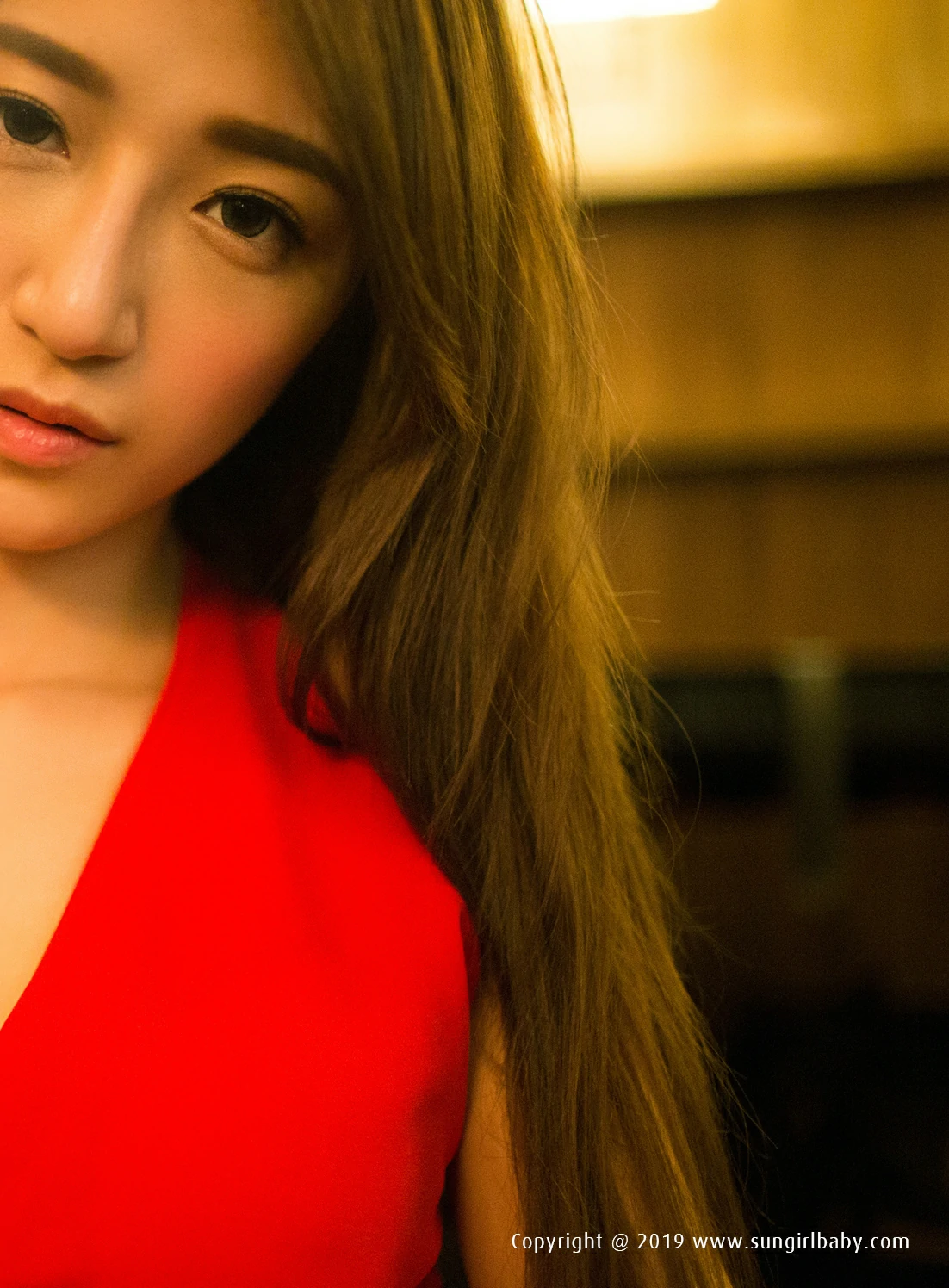 [SUNGIRL阳光宝贝]NO.038 迷濛视界 Yuna 金娜娜 红色吊脖连身礼裙性感写真,0004