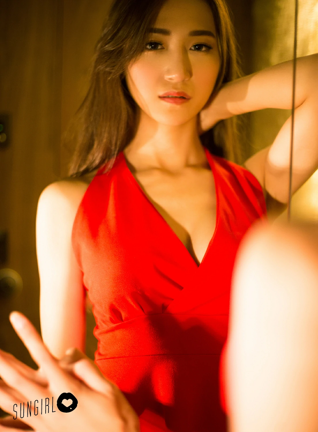 [SUNGIRL阳光宝贝]NO.038 迷濛视界 Yuna 金娜娜 红色吊脖连身礼裙性感写真,0023