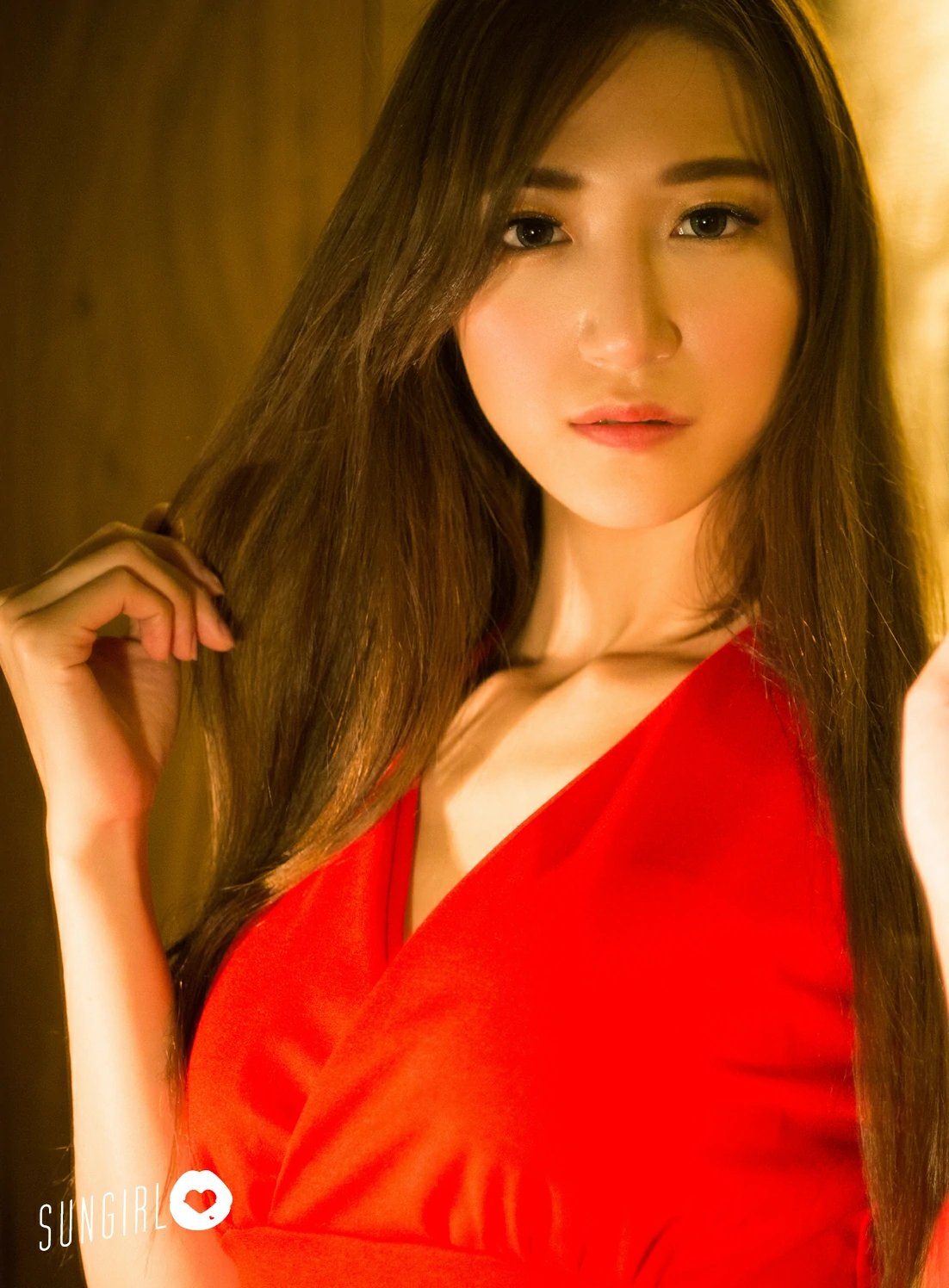 [SUNGIRL阳光宝贝]NO.038 迷濛视界 Yuna 金娜娜 红色吊脖连身礼裙性感写真,0019
