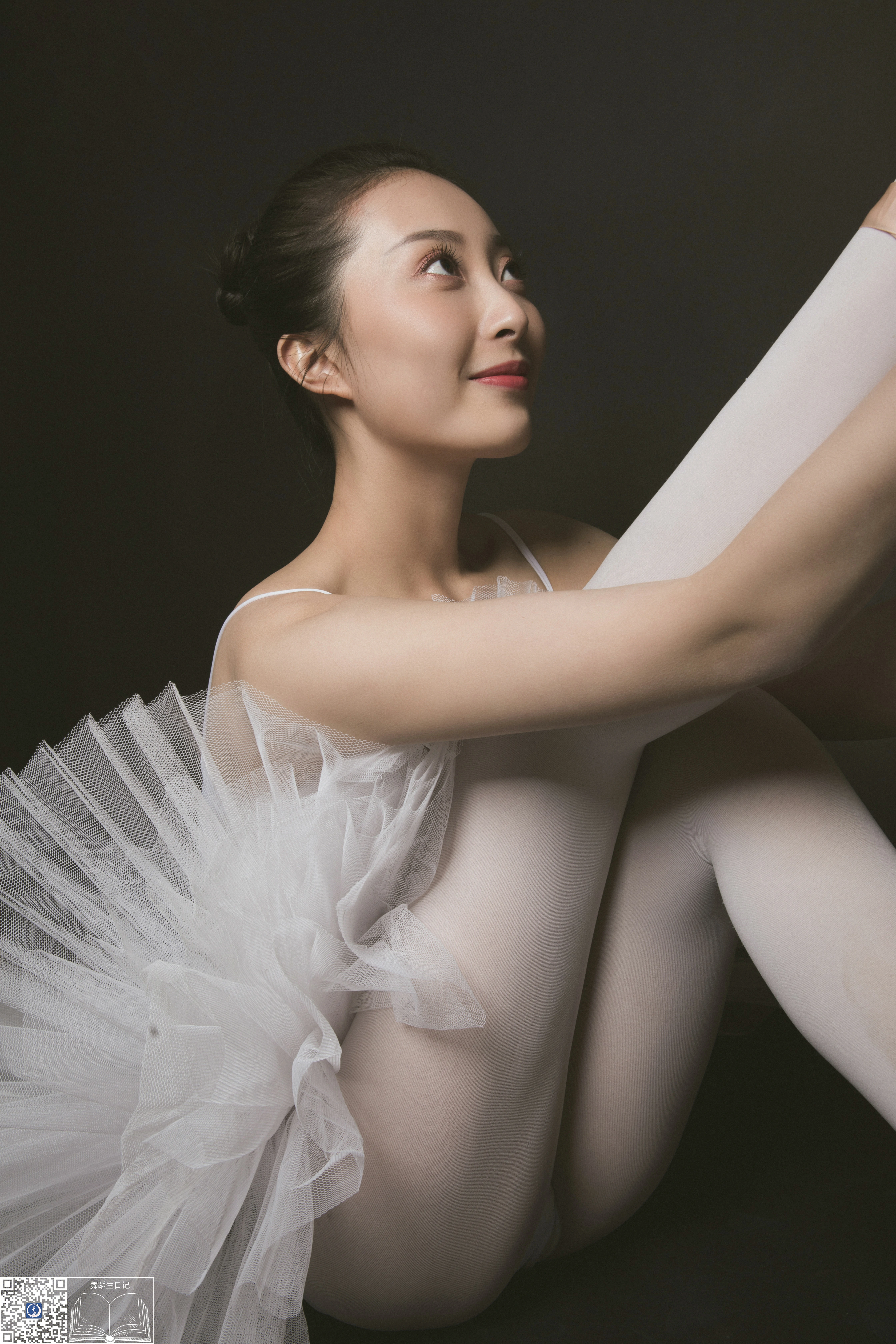 [GALLI嘉丽]舞蹈生日记 004 佳敏 白色芭蕾舞制服裙加白色丝袜美腿性感私房写真集,0019