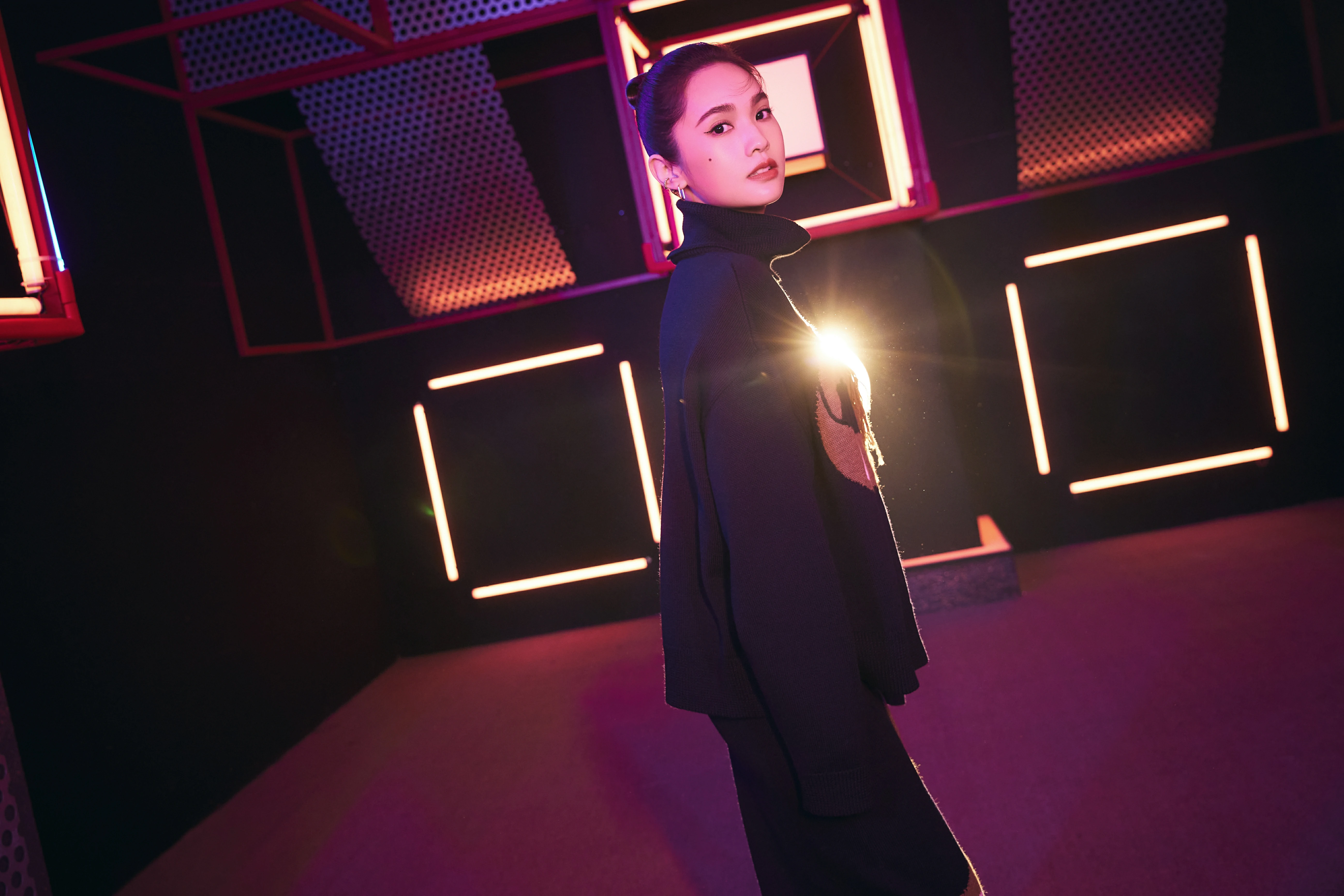 杨丞琳亮相本周《闪光的乐队》 挑染公主切造型带来《天堂》舞台,30