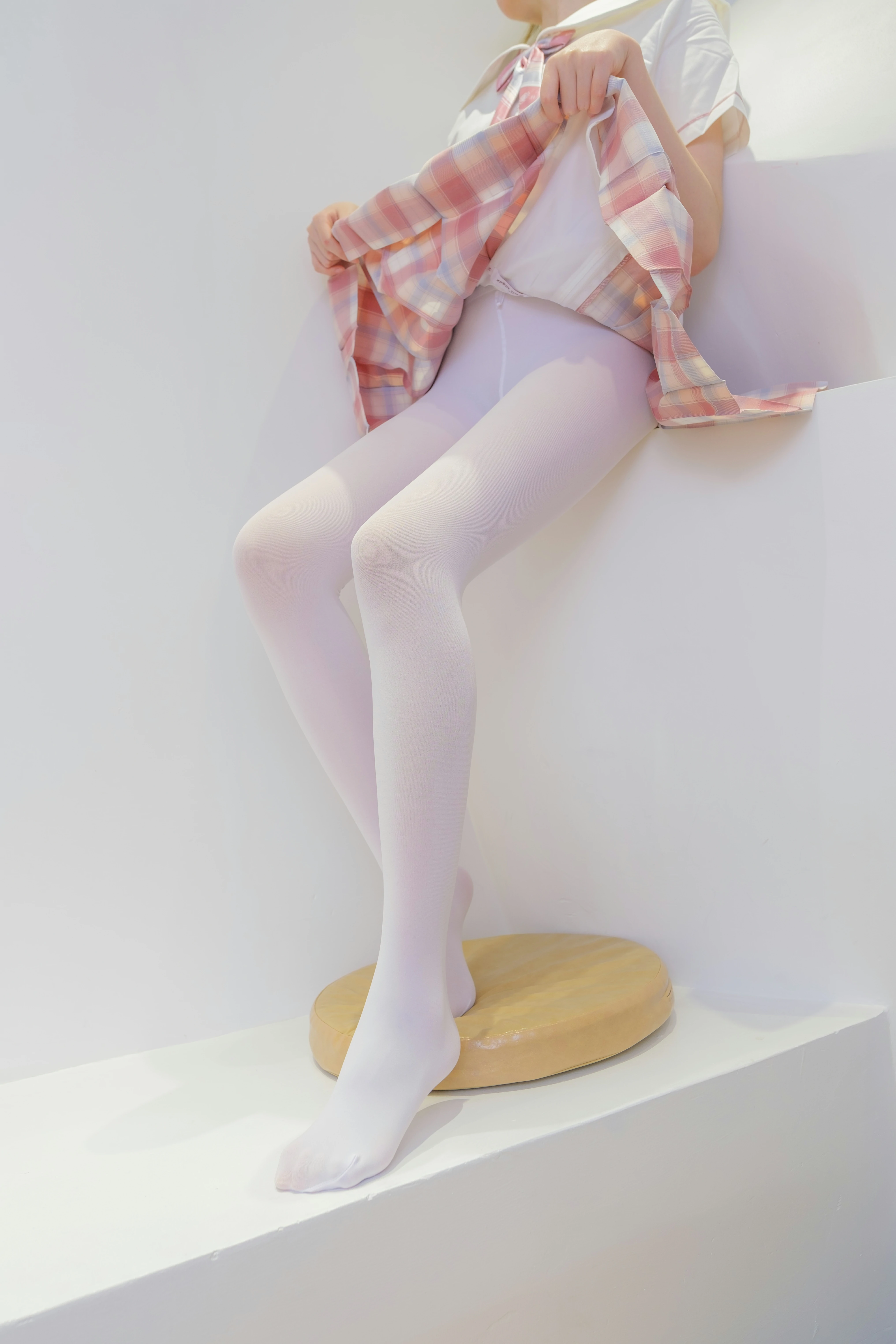 [森萝财团]GZAY3 酒店JK制服小萝莉 白色衬衫与粉色短裙加白色丝袜美腿性感私房写真集,0011