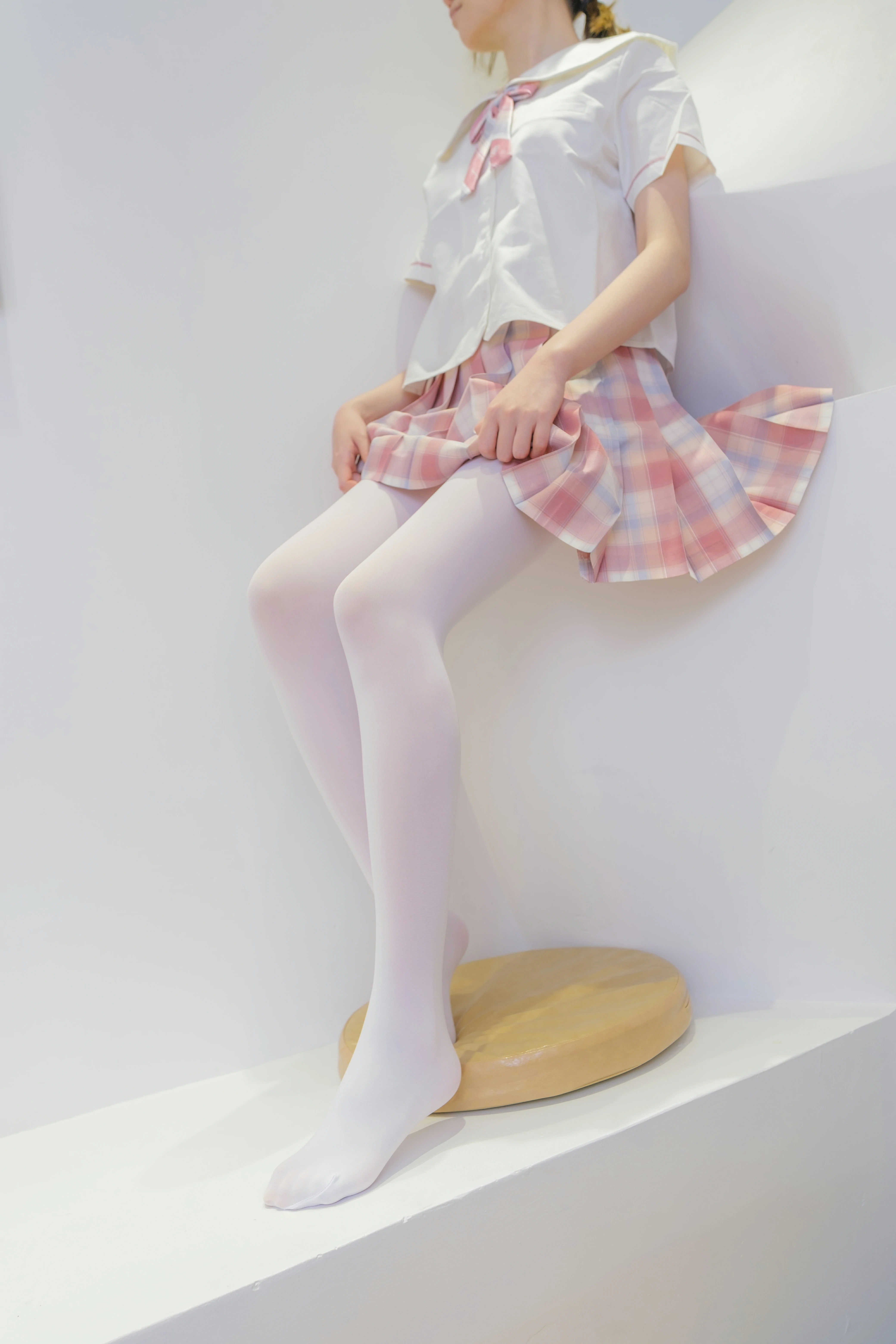 [森萝财团]GZAY3 酒店JK制服小萝莉 白色衬衫与粉色短裙加白色丝袜美腿性感私房写真集,0010