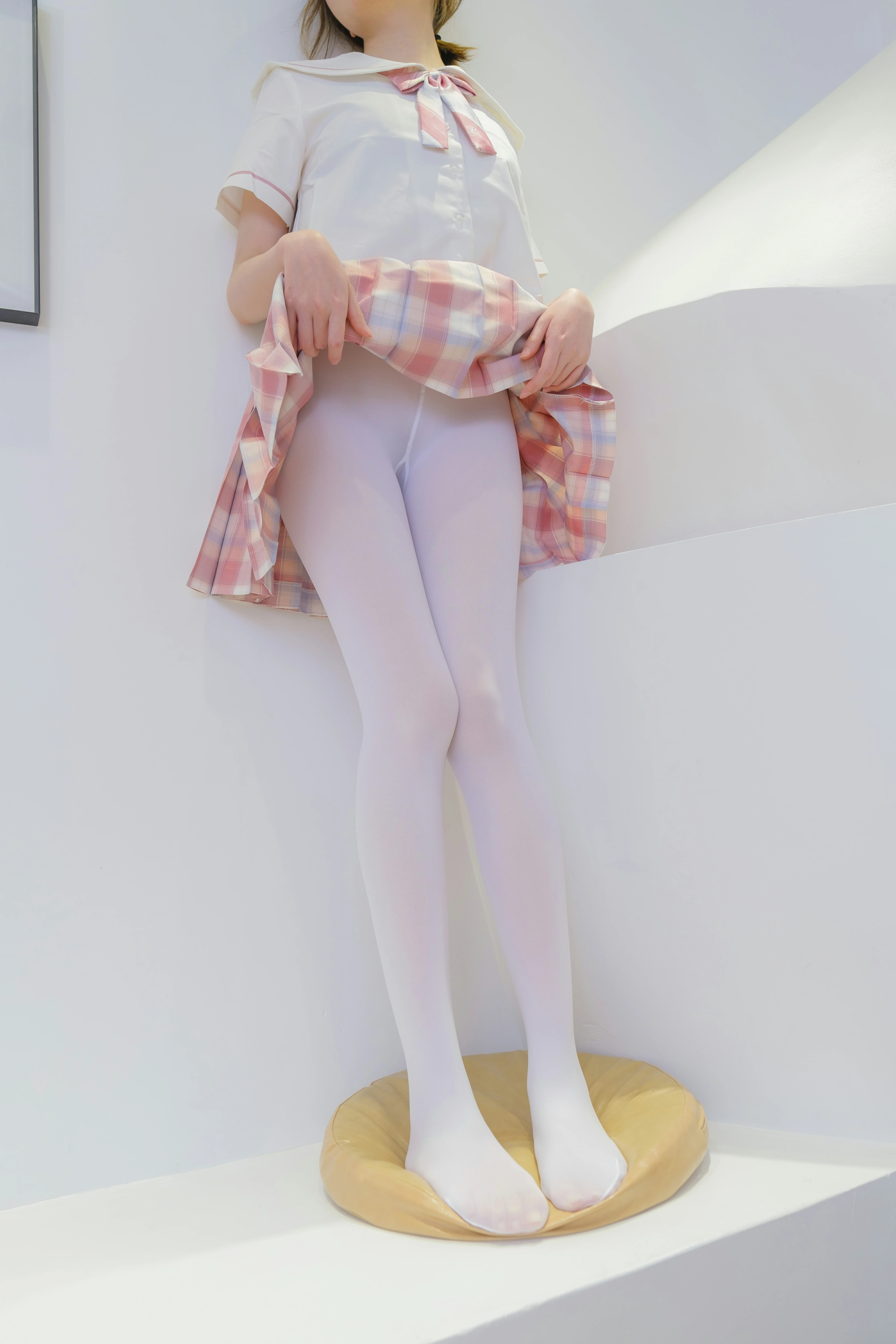 [森萝财团]GZAY3 酒店JK制服小萝莉 白色衬衫与粉色短裙加白色丝袜美腿性感私房写真集,0013