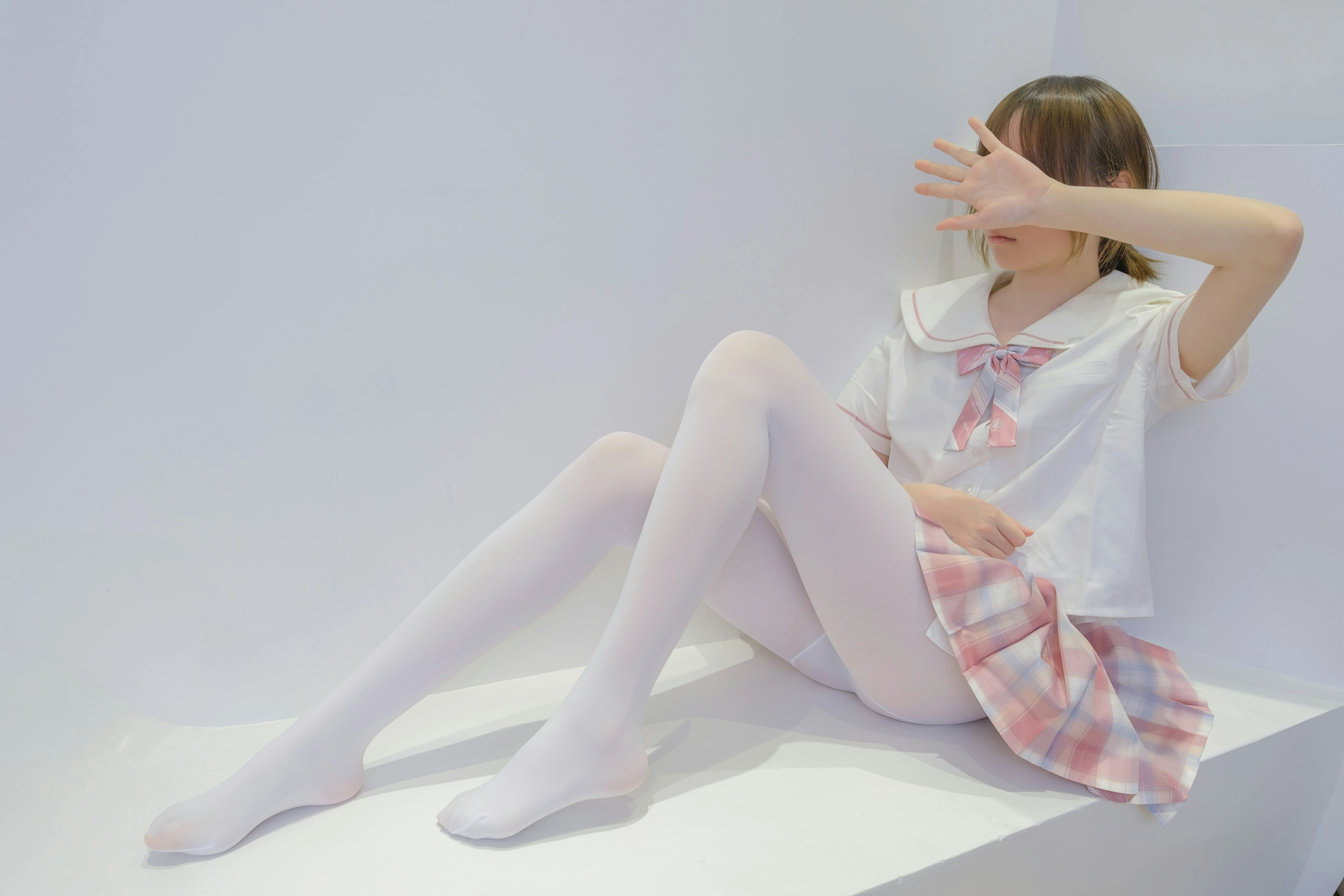 [森萝财团]GZAY3 酒店JK制服小萝莉 白色衬衫与粉色短裙加白色丝袜美腿性感私房写真集,0023