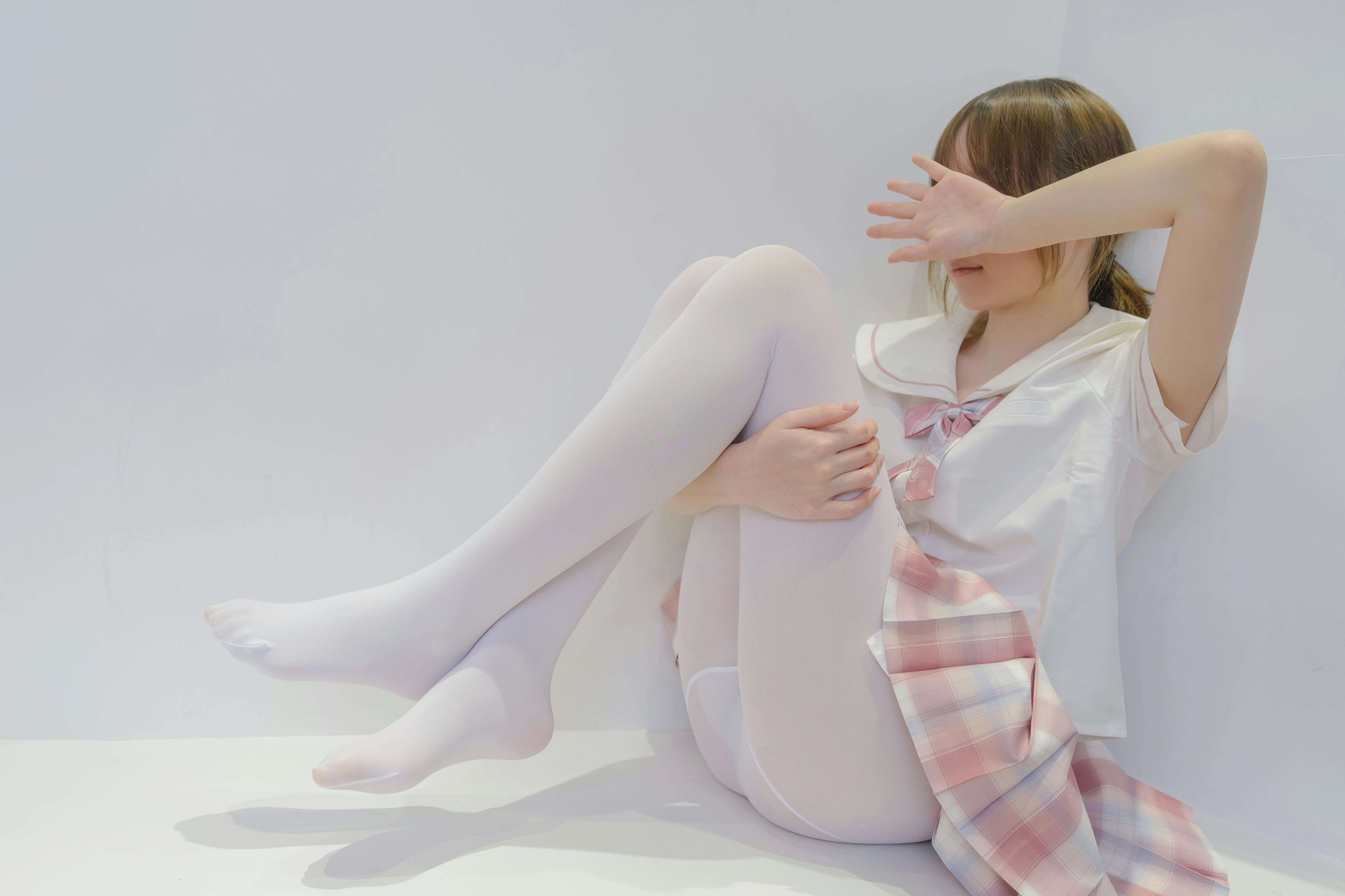 [森萝财团]GZAY3 酒店JK制服小萝莉 白色衬衫与粉色短裙加白色丝袜美腿性感私房写真集,0027
