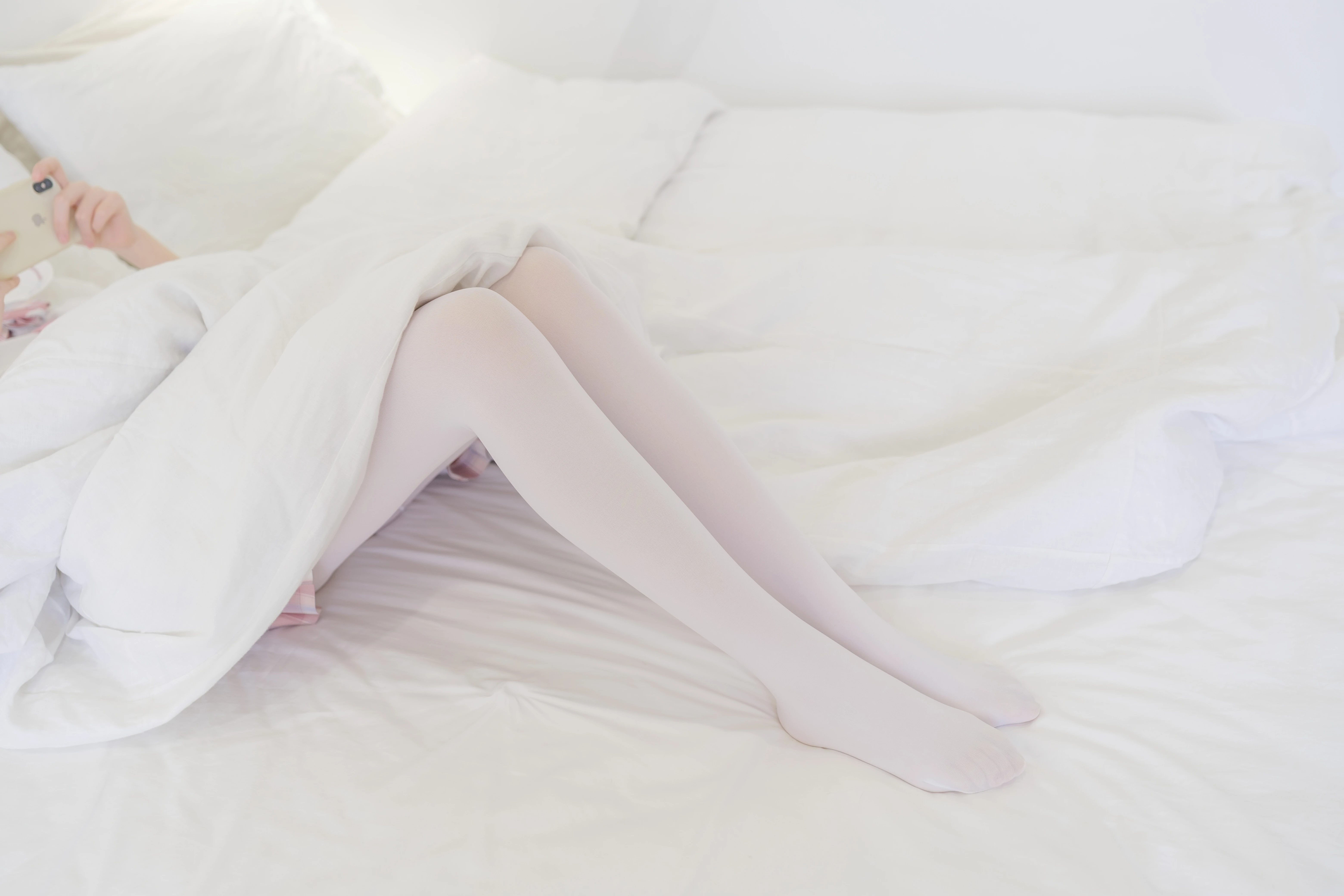 [森萝财团]GZAY3 酒店JK制服小萝莉 白色衬衫与粉色短裙加白色丝袜美腿性感私房写真集,0028