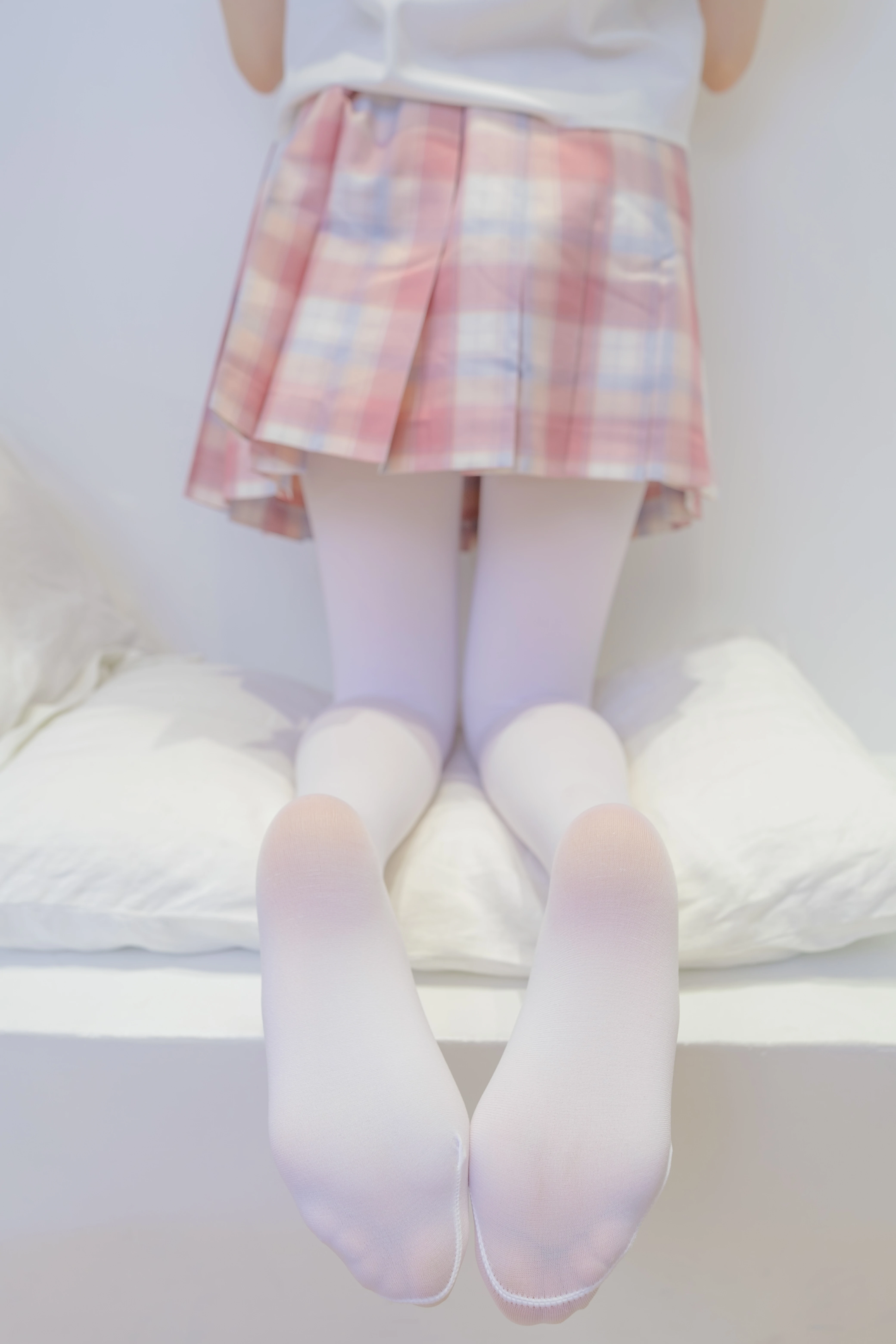 [森萝财团]GZAY3 酒店JK制服小萝莉 白色衬衫与粉色短裙加白色丝袜美腿性感私房写真集,0043