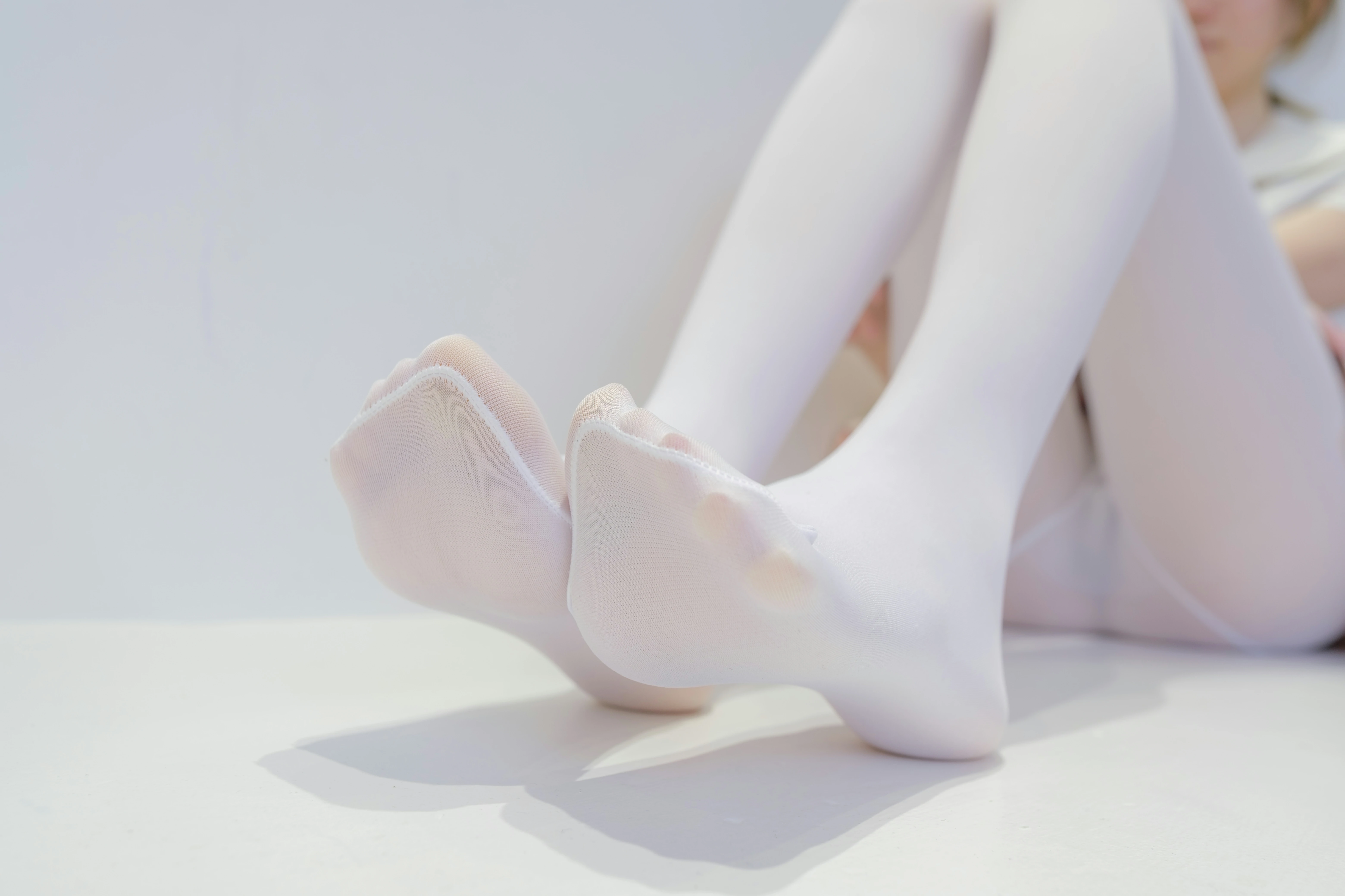 [森萝财团]GZAY3 酒店JK制服小萝莉 白色衬衫与粉色短裙加白色丝袜美腿性感私房写真集,0024