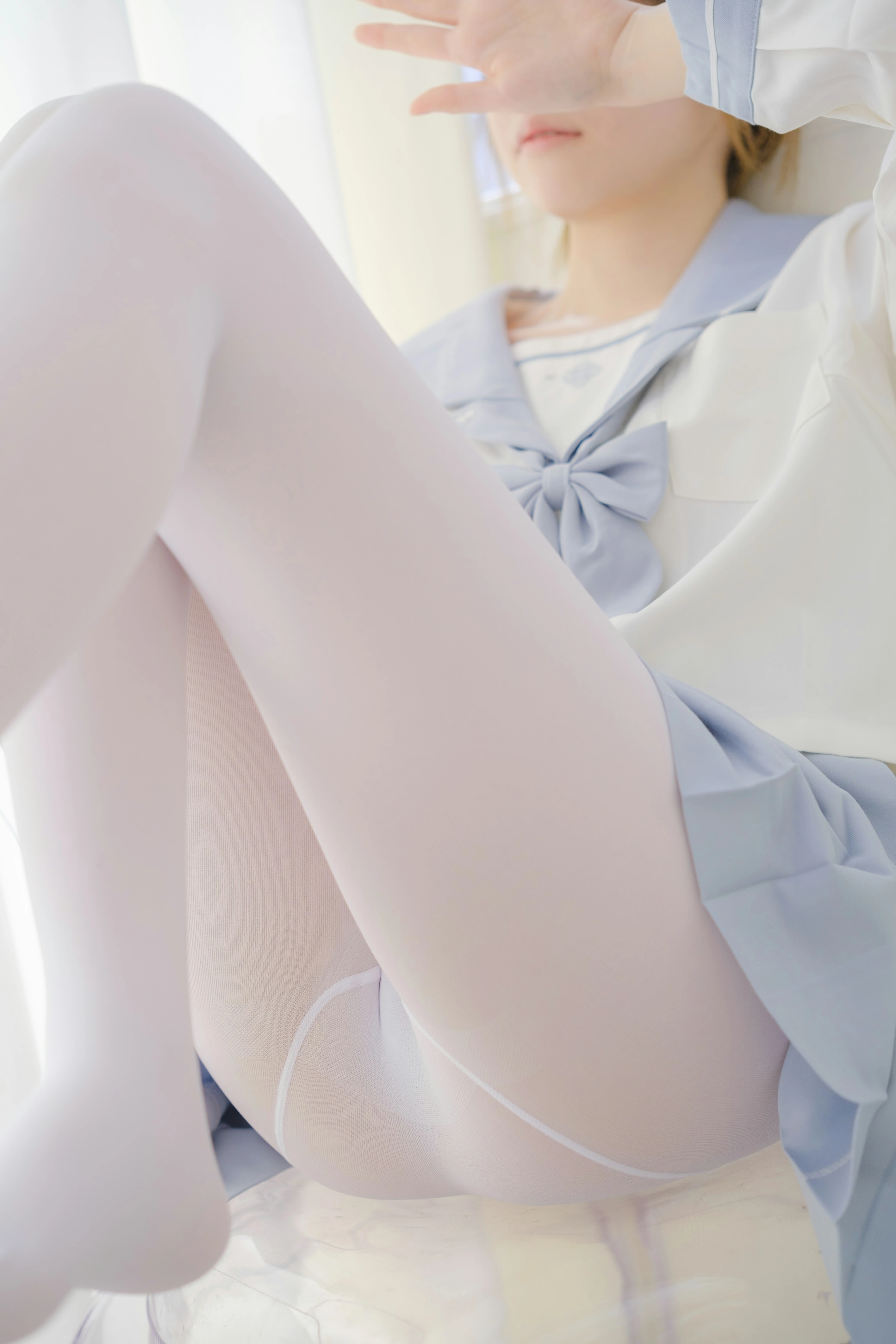 [森萝财团]GZAY4 酒店阳台上的JK制服小萝莉 白色衬衫与灰色短裙加白色丝袜美腿性感私房写真集,0029