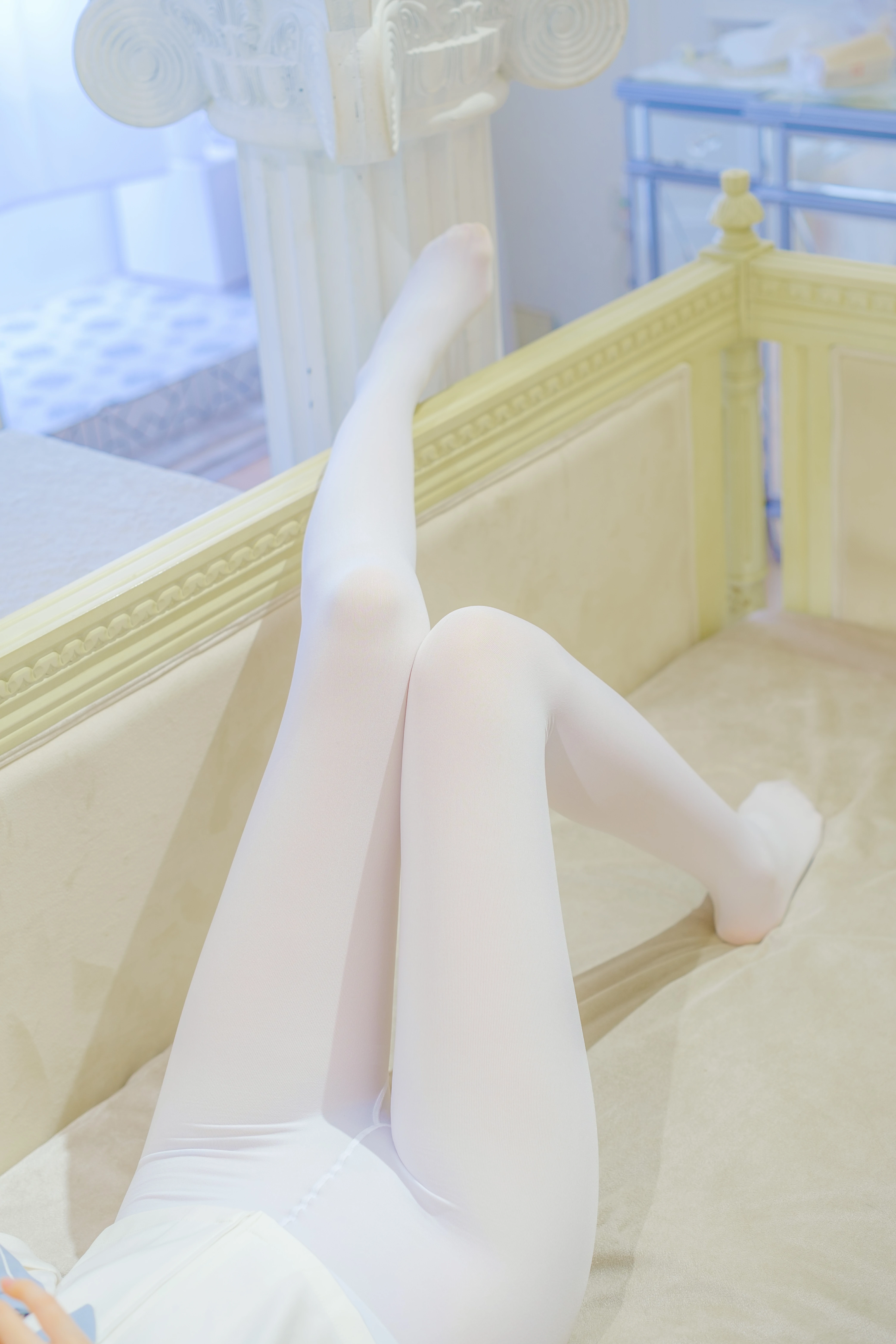 [森萝财团]GZAY4 酒店阳台上的JK制服小萝莉 白色衬衫与灰色短裙加白色丝袜美腿性感私房写真集,0099