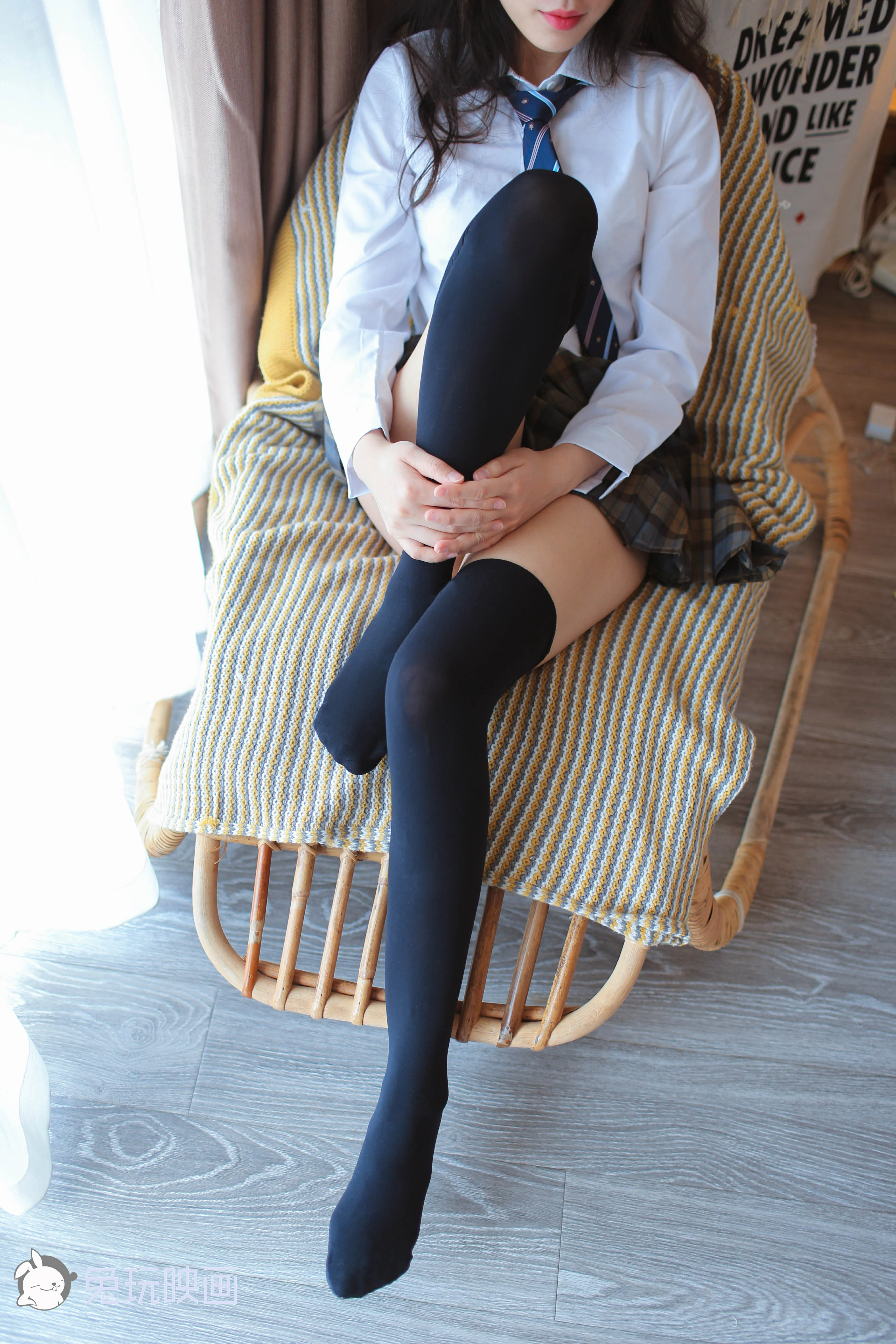 [兔玩映画]B86.002 JK制服少女 白色短袖衬衫与格子短裙加黑丝美腿性感写真集,0025