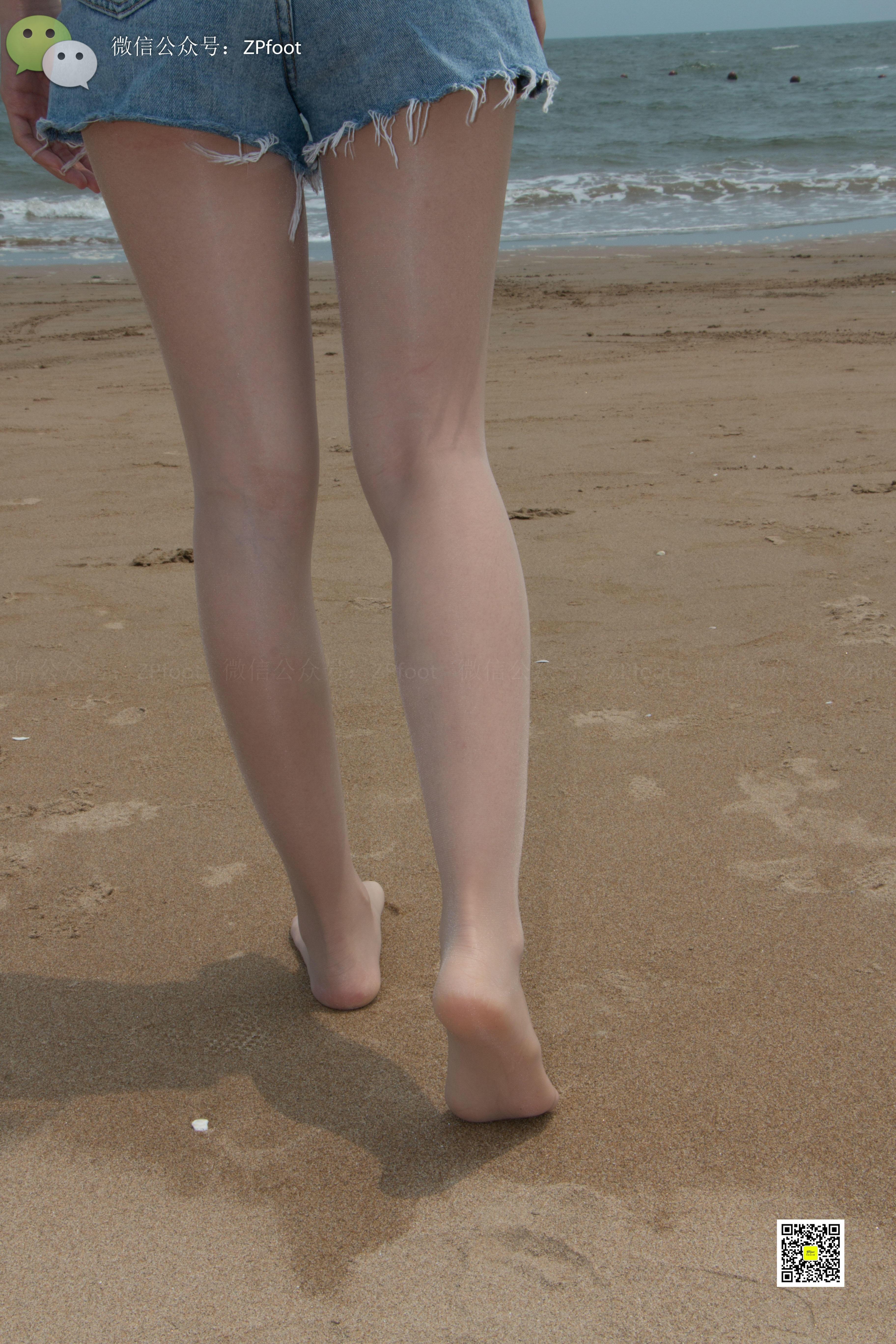 [LSS山茶摄影]NO.008 沙滩肉丝 性感小学妹 白色短袖与牛仔热裤加肉丝美腿写真集,4
