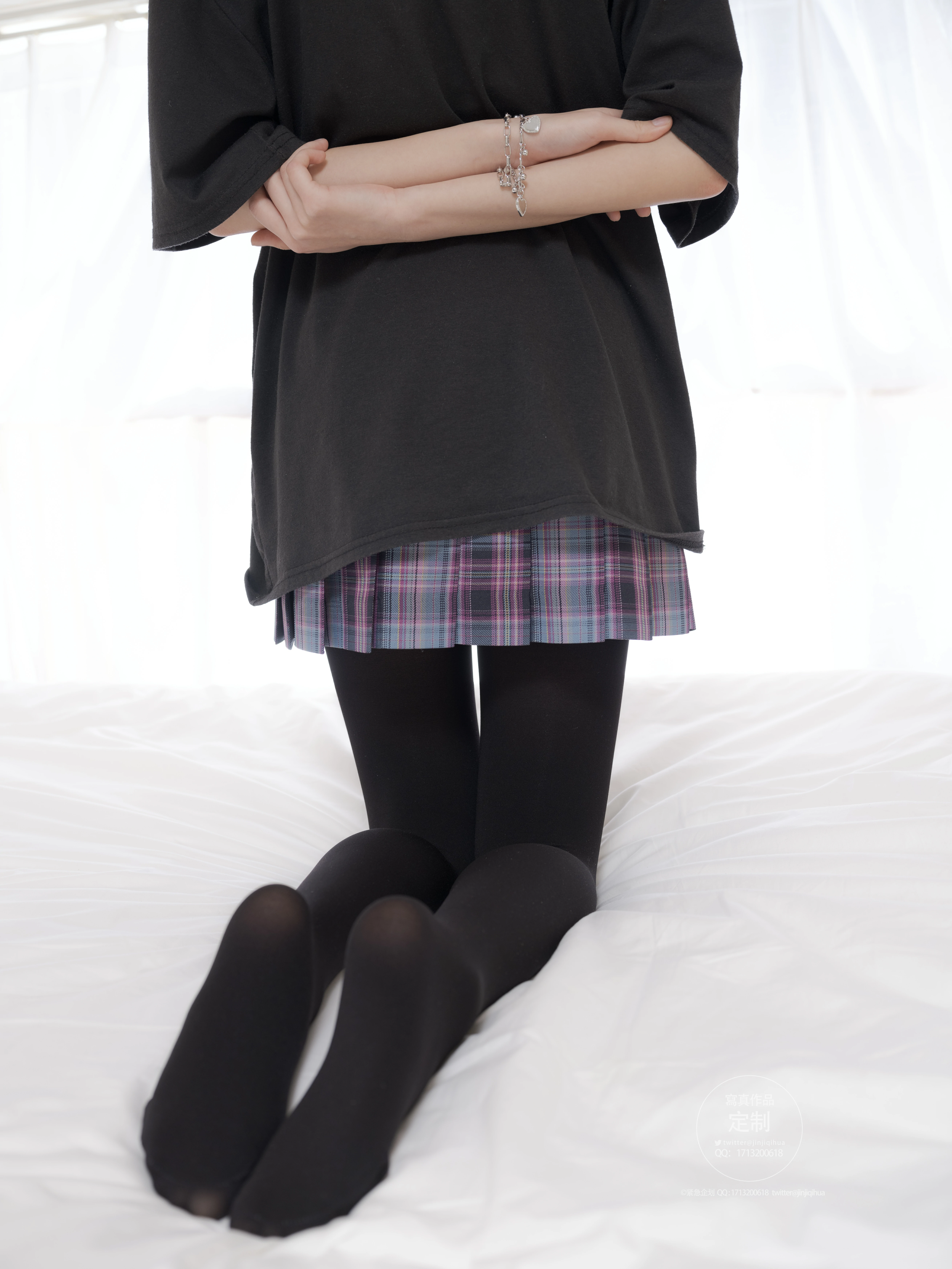 [紧急企划]Y-001 不露脸的少女萝莉 黑色JK制服与格子短裙加黑丝美腿性感私房写真集,0097