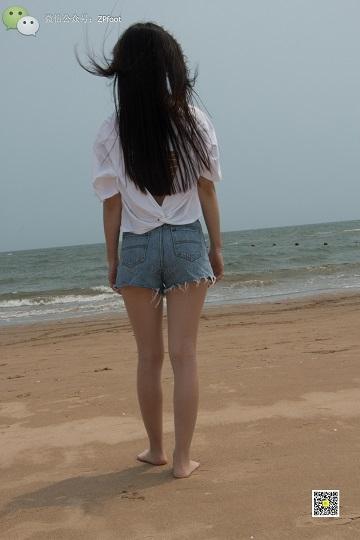 [LSS山茶摄影]NO.008 沙滩肉丝 性感小学妹 白色短袖与牛仔热裤加肉丝美腿写真集