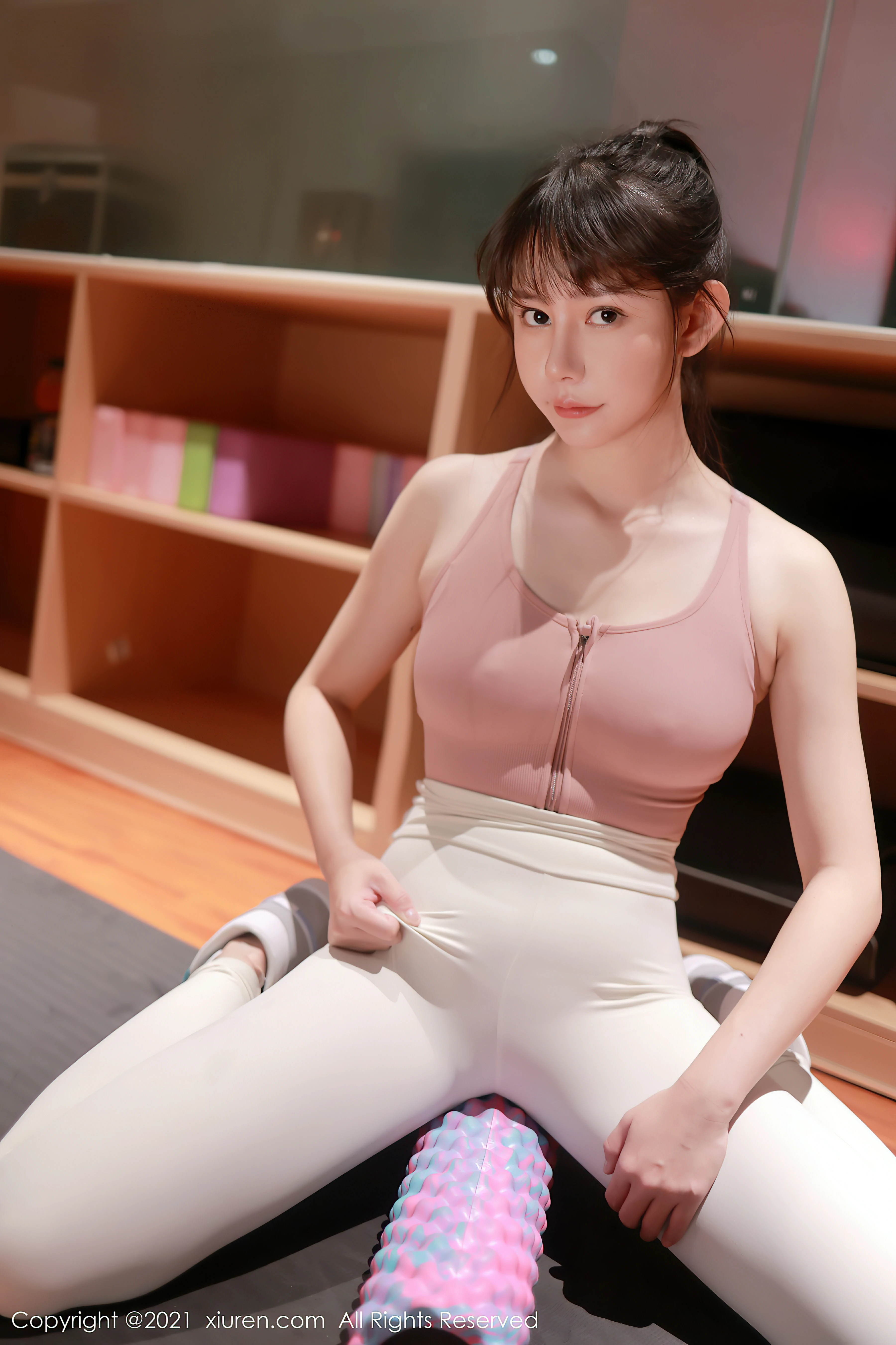 [Xiuren秀人网]XR20211029N04137 瑜伽美女 韩希蕾 粉色运动内衣加白色紧身长裤性感写真集,0029