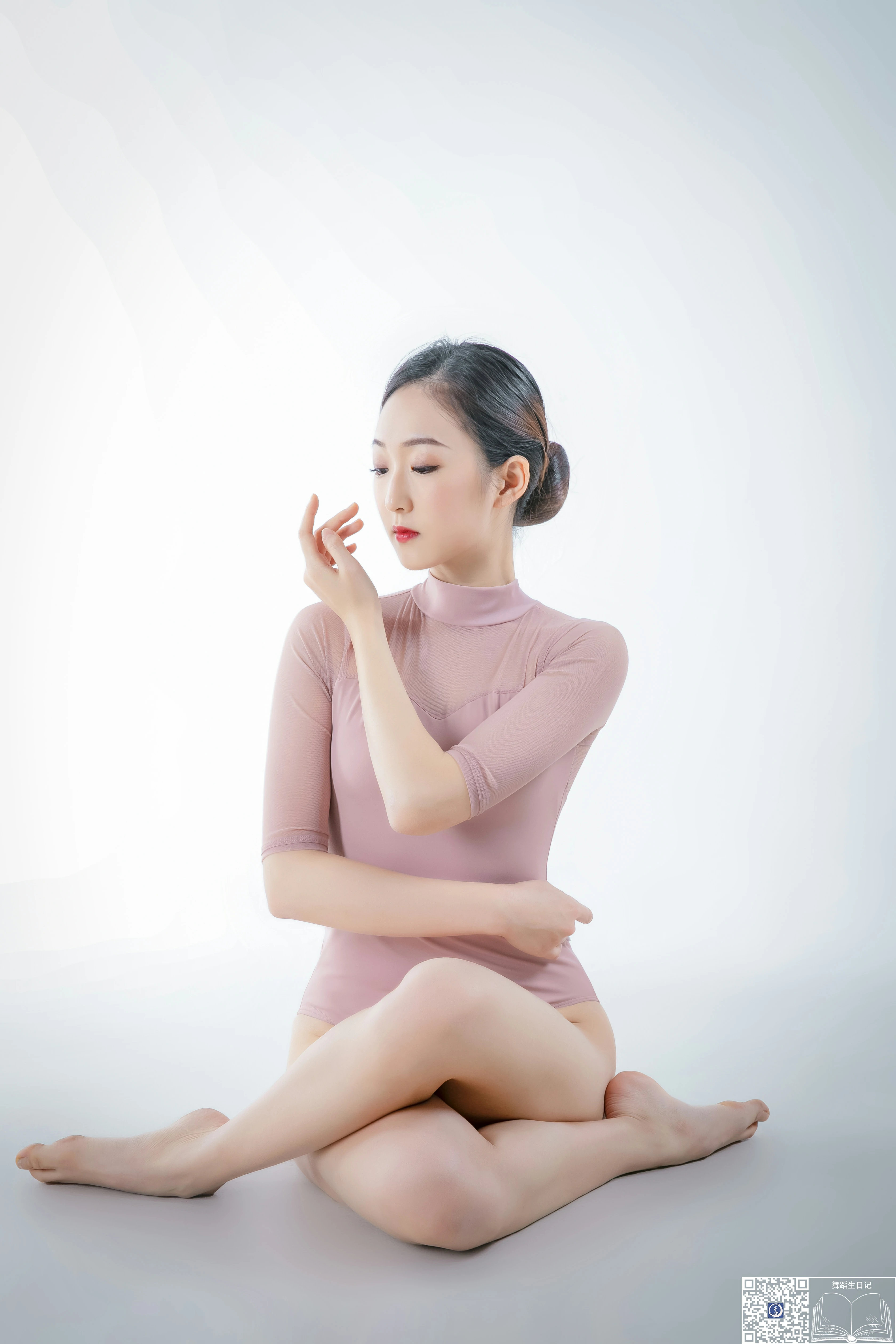 [GALLI嘉丽]舞蹈生日记 030 东旸 粉色体操服与红色紧身连体内衣性感写真集,0002