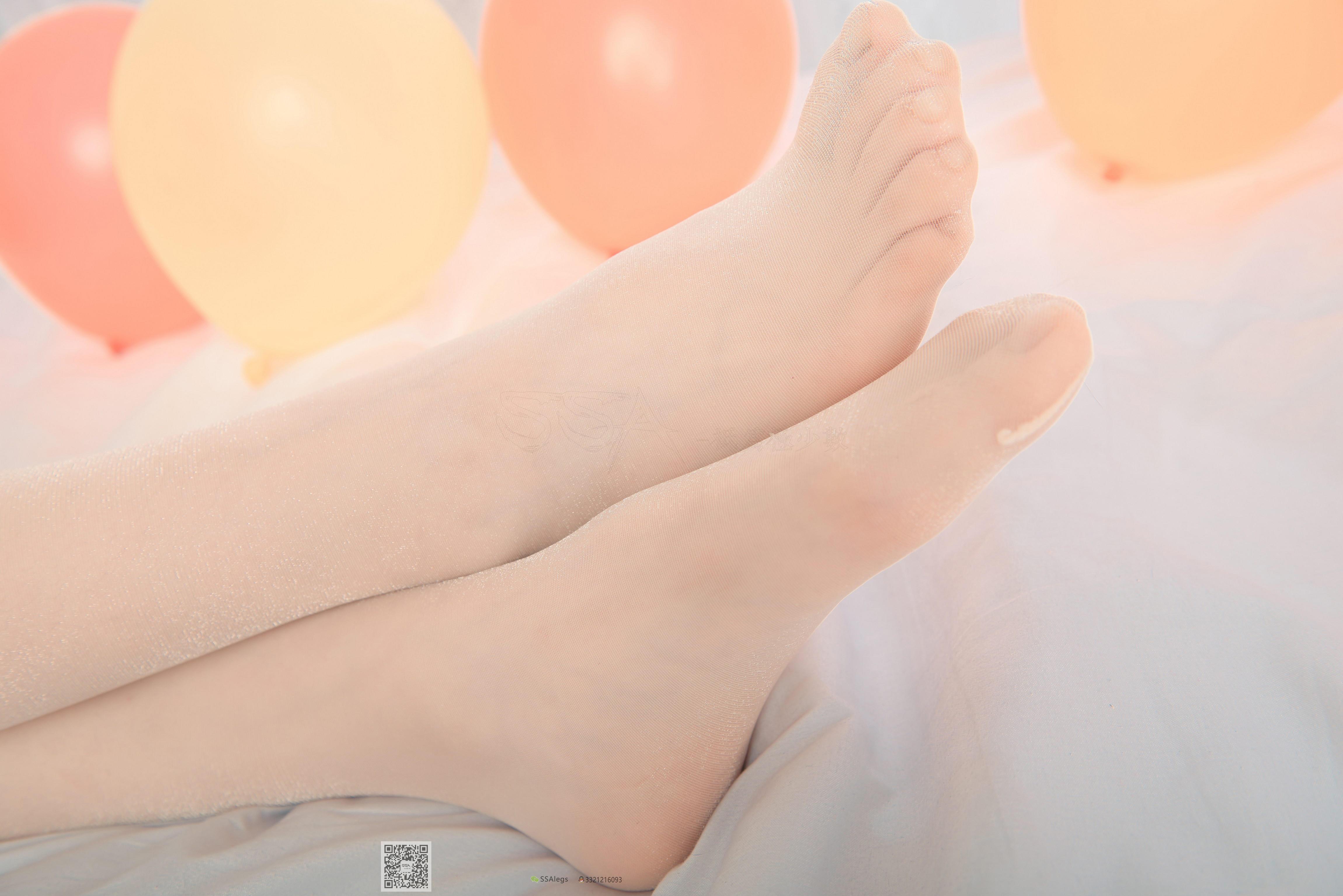 [SSA丝社]NO.014 闪光开裆丝袜的另一种演绎 小琪琪 粉色连衣裙加肉丝美腿写真集,93