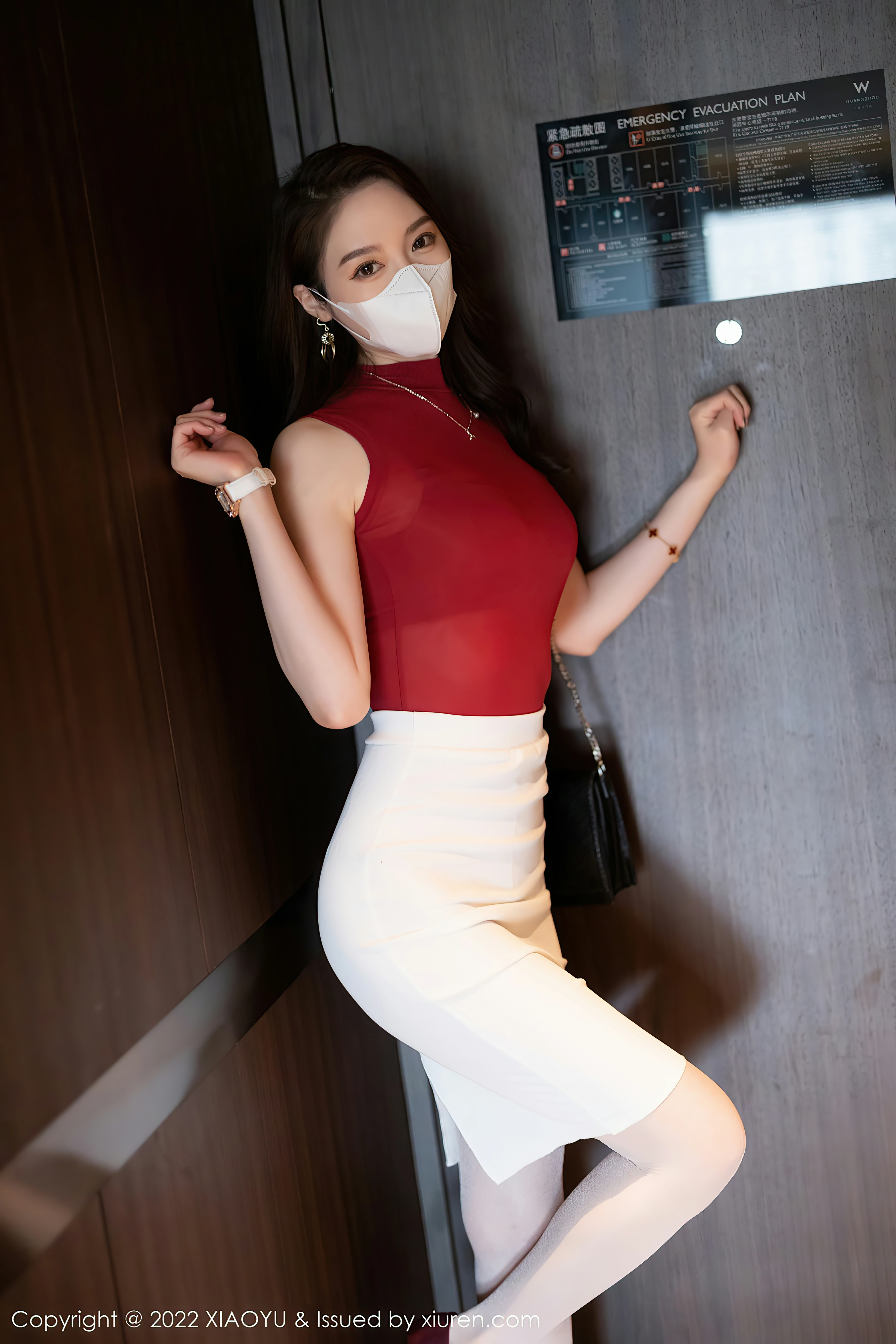 [XIAOYU语画界]YU20220706VOL0814 梦心玥 白色短裙与红色内衣加肉丝美腿性感私房写真集,0017