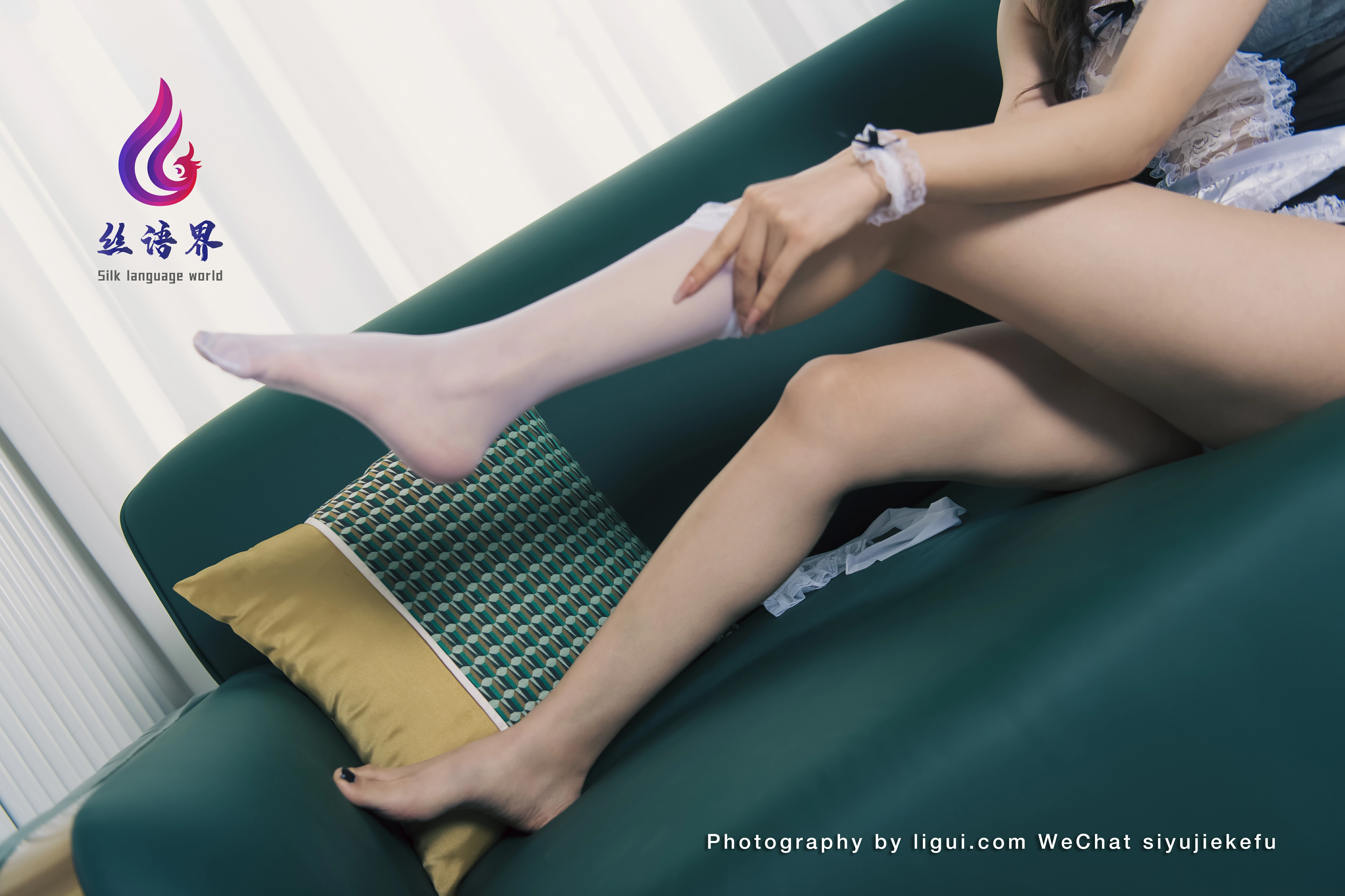 [Ligui丽柜]2022.05.16 我的智能机器女友 大K 性感情趣女仆制服加白色丝袜美腿私房写真集,0029