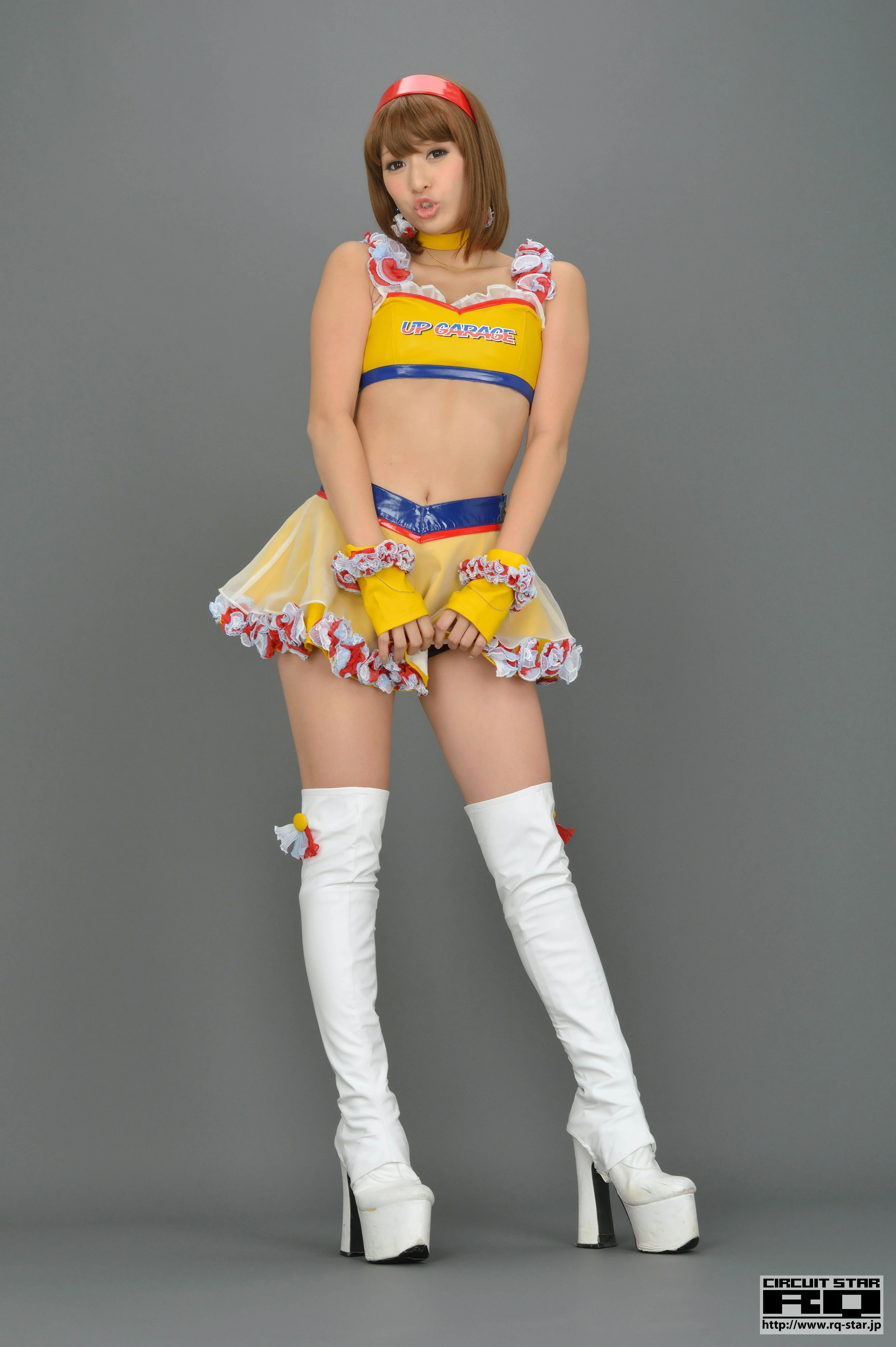 [RQ-STAR写真]NO.00733 日本赛车女郎 しばはらまい（柴原麻衣，Mai Shibahara）黄色制服加短裙性感写真集,003