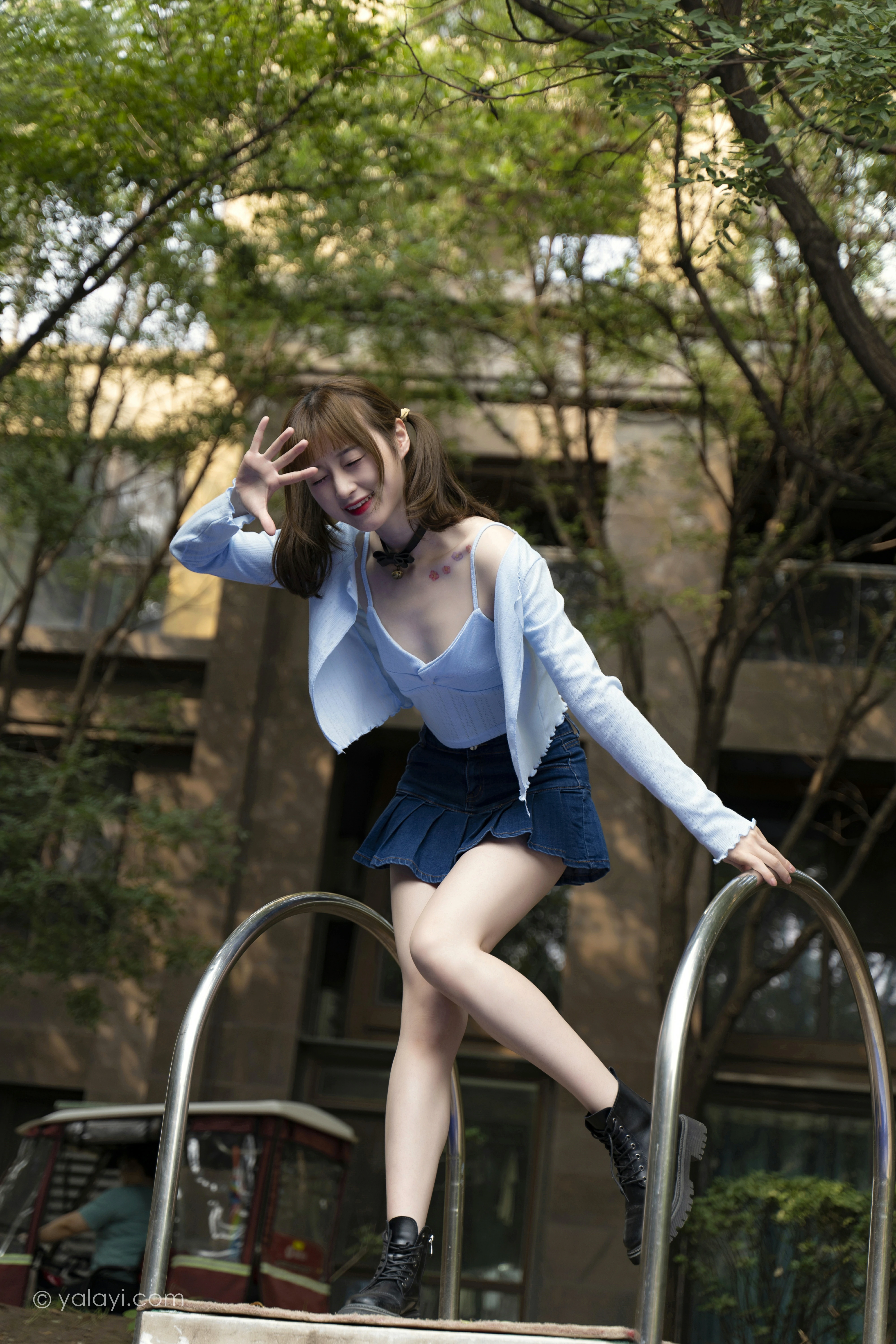 [YALAYI雅拉伊]NO.847 阳光下 京京 蓝色衬衫与小背心加牛仔短裙清纯可爱写真集,0023