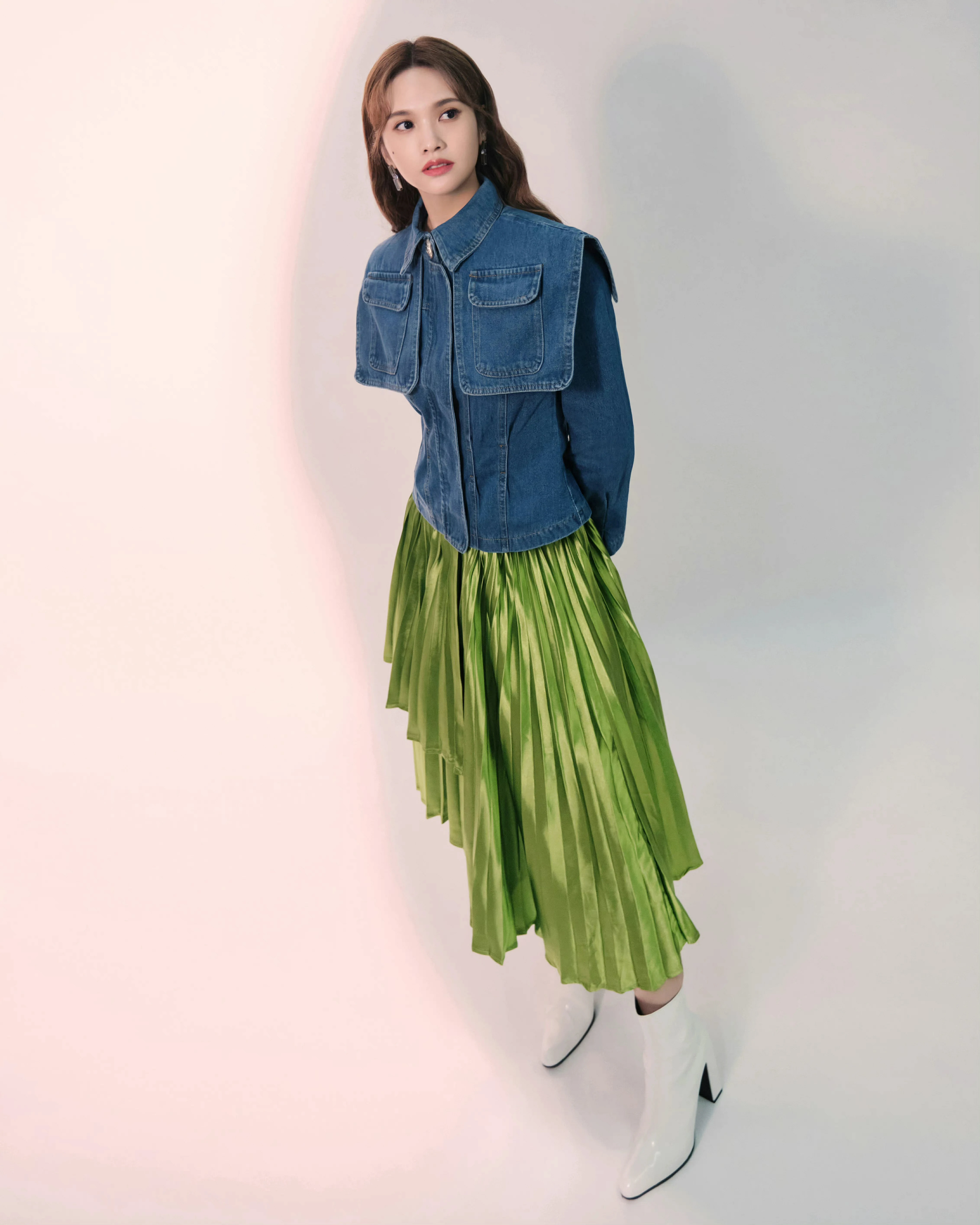 杨丞琳《我们的歌》造型写真释出 牛仔外套搭果绿半裙可甜可盐,4