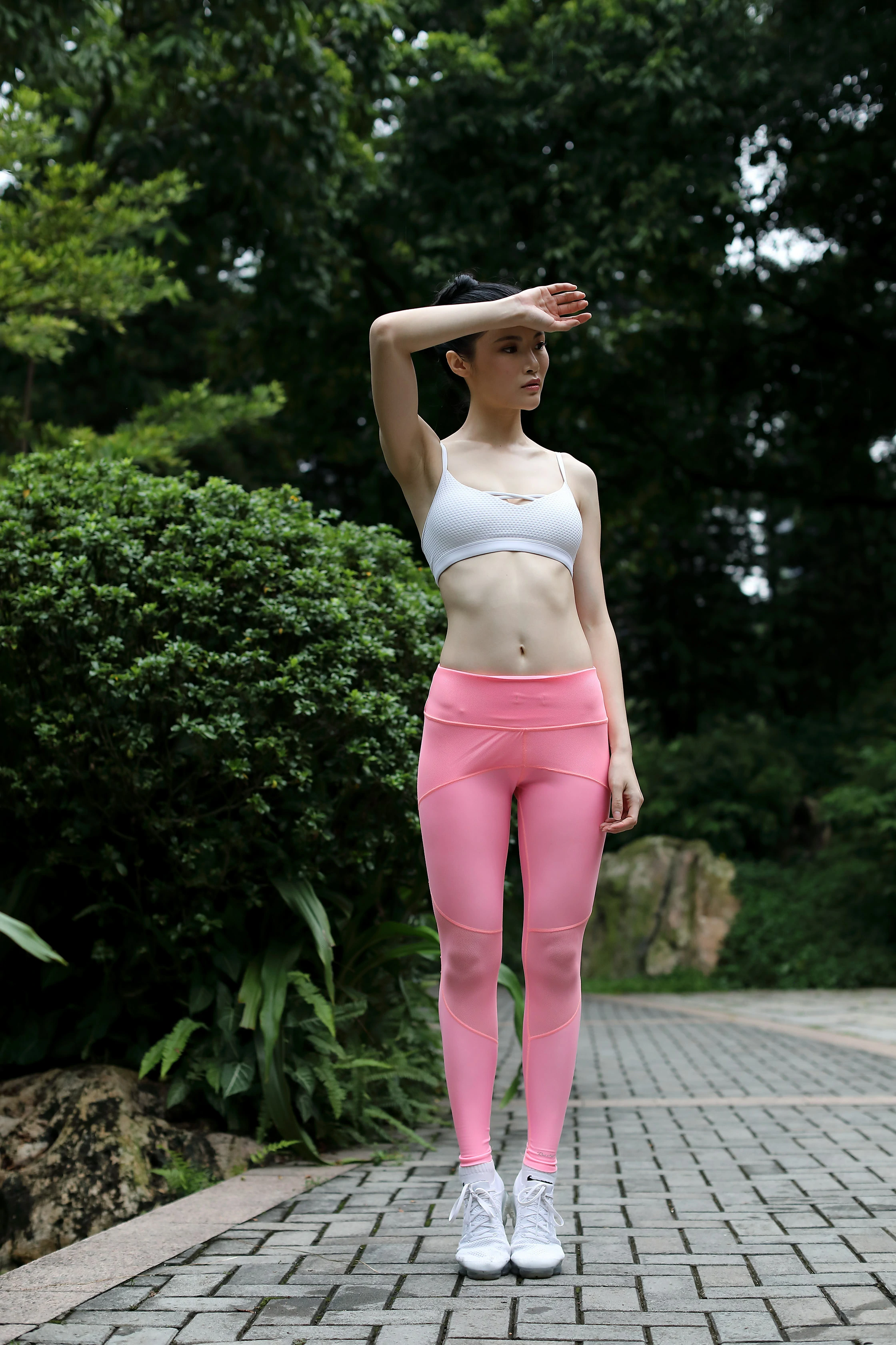 [精选]NO.0008 公园瑜伽少女 白色运动内衣加粉色紧身打底裤性感私房写真集,I97A4773