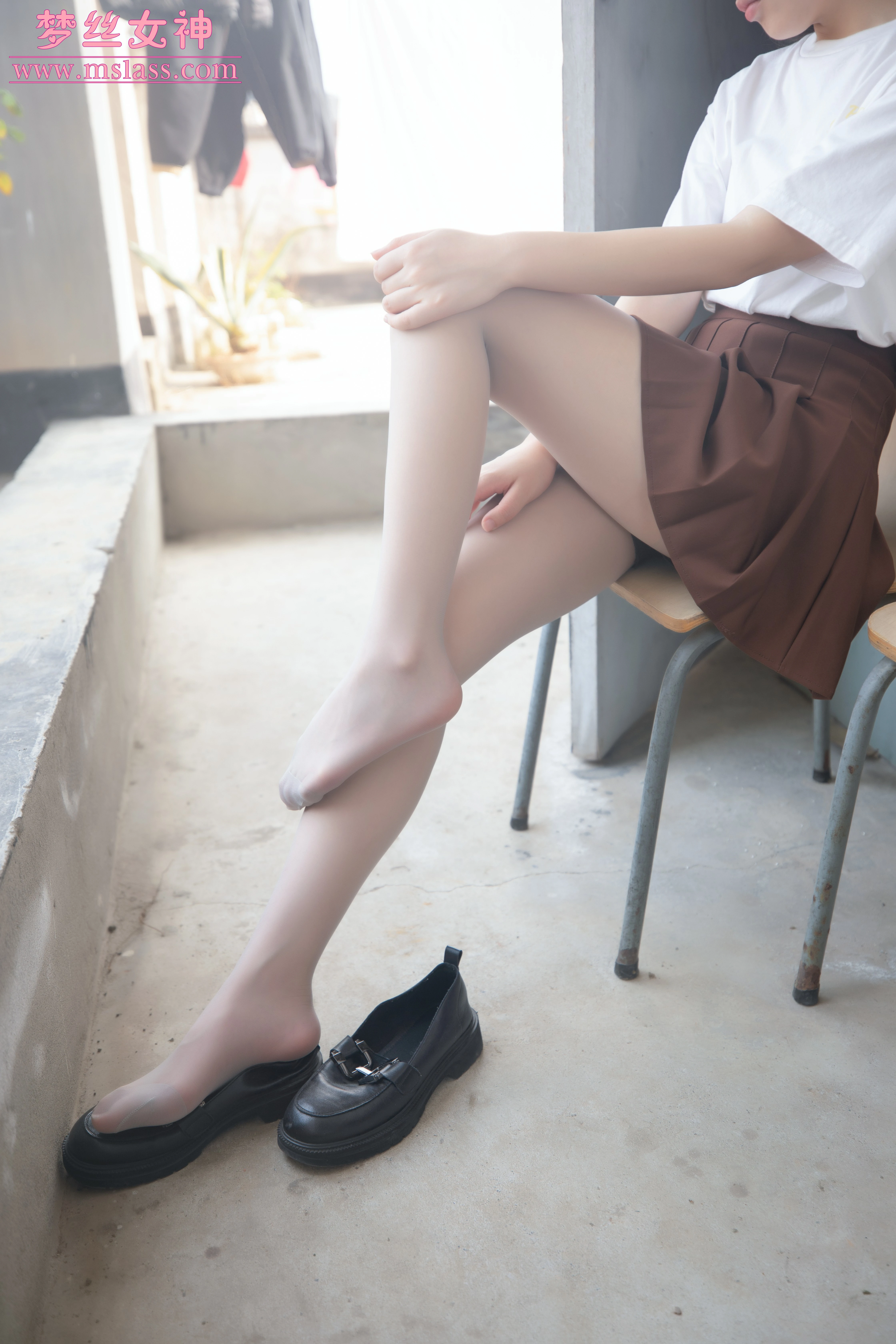 [MSLASS梦丝女神]NO.173 JK丝袜小格调 新模张小雪 白色短袖与棕色短裙加肉丝美腿性感写真集,0032
