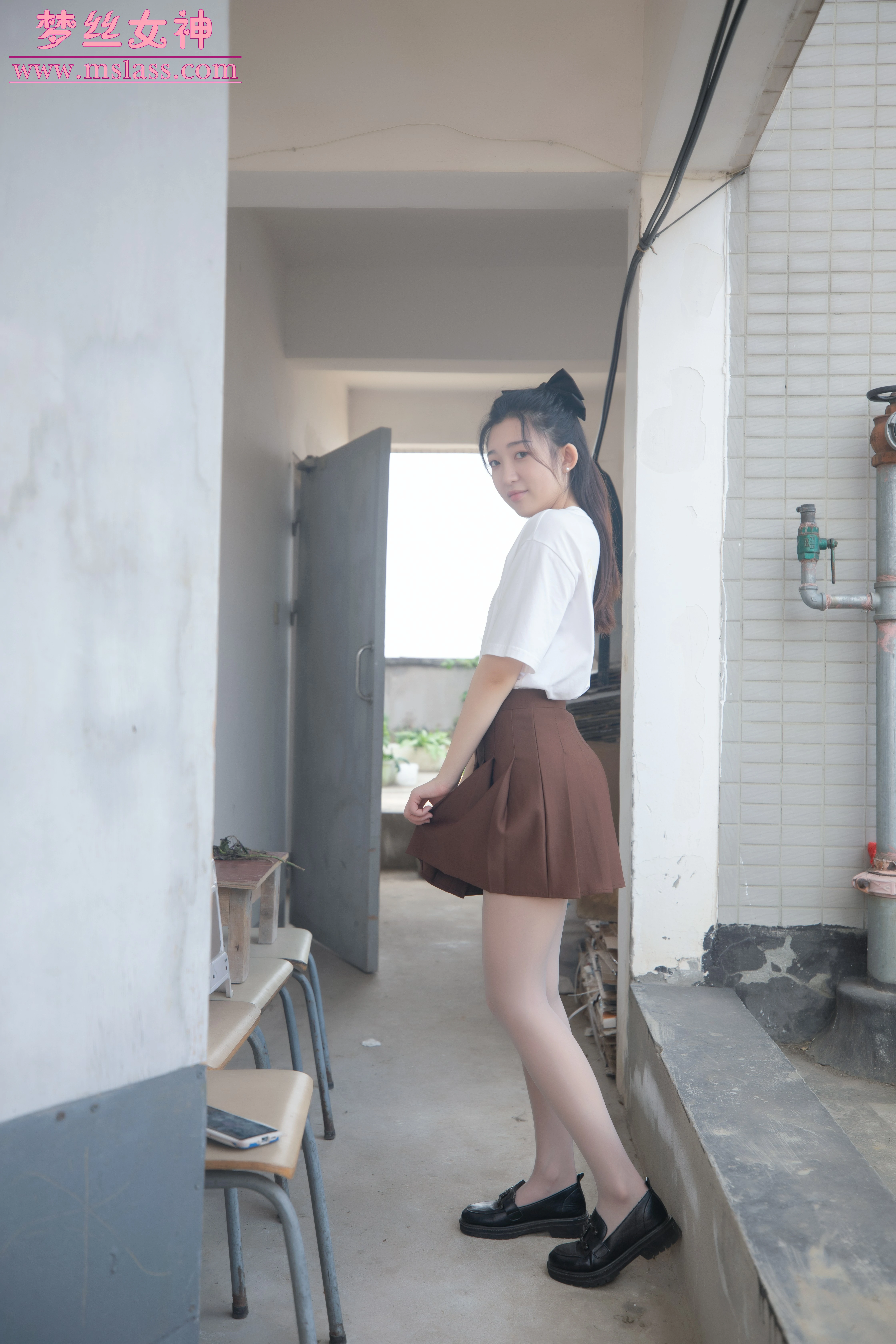 [MSLASS梦丝女神]NO.173 JK丝袜小格调 新模张小雪 白色短袖与棕色短裙加肉丝美腿性感写真集,0013