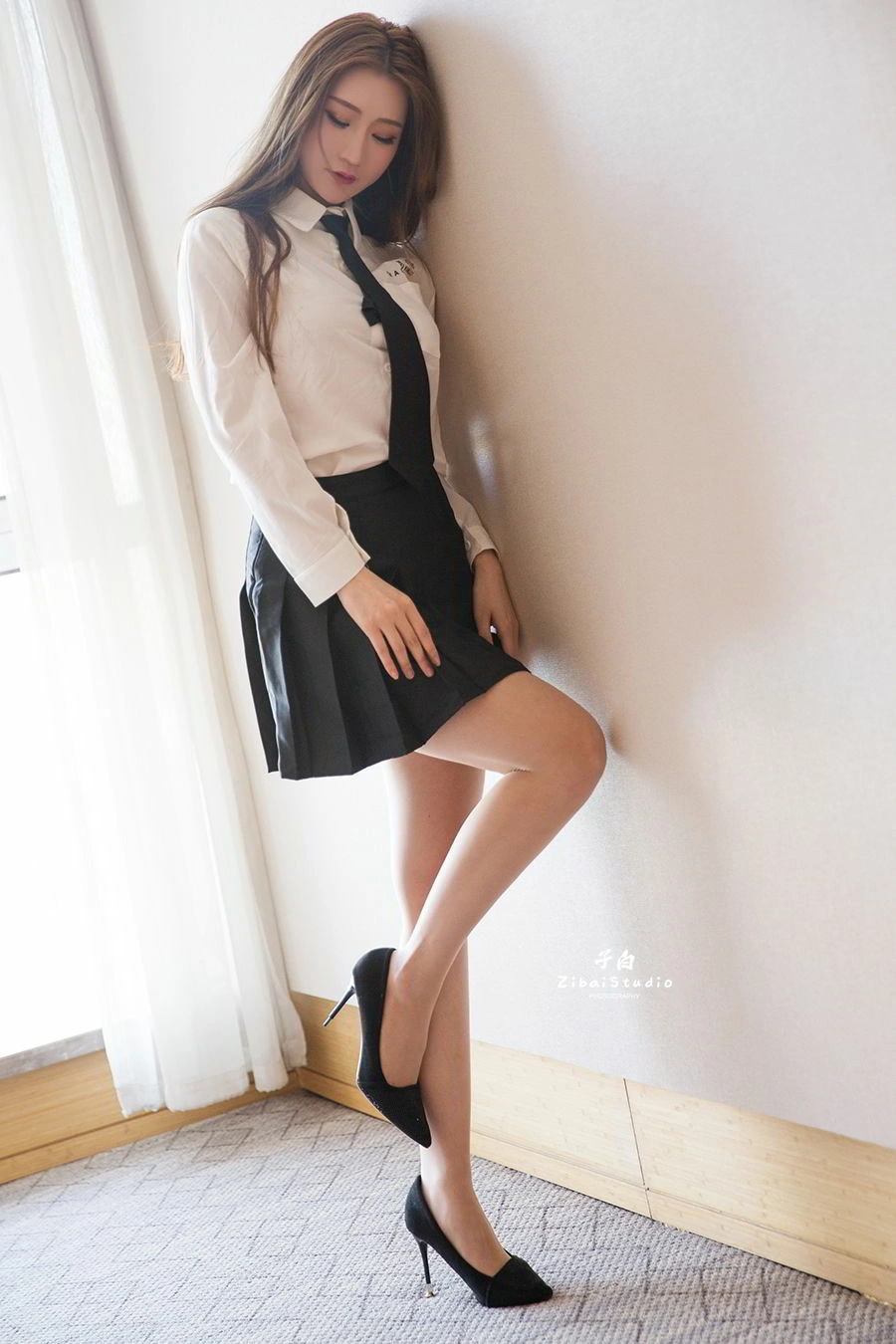 [TouTiao头条女神]2020-04-05 长腿女生 玄子 日本JB制服加黑色短裙性感写真集,006