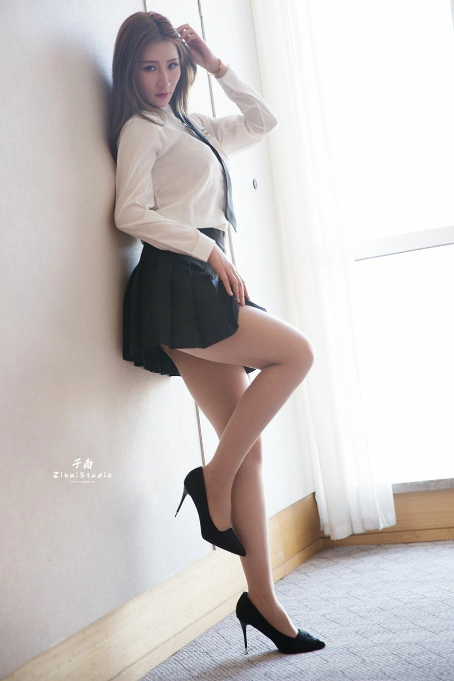 [TouTiao头条女神]2020-04-05 长腿女生 玄子 日本JB制服加黑色短裙性感写真集,017