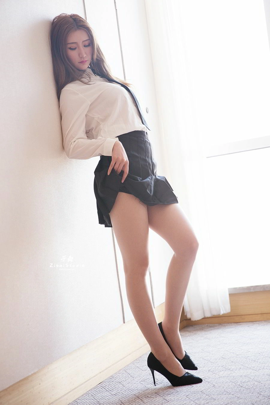 [TouTiao头条女神]2020-04-05 长腿女生 玄子 日本JB制服加黑色短裙性感写真集,019