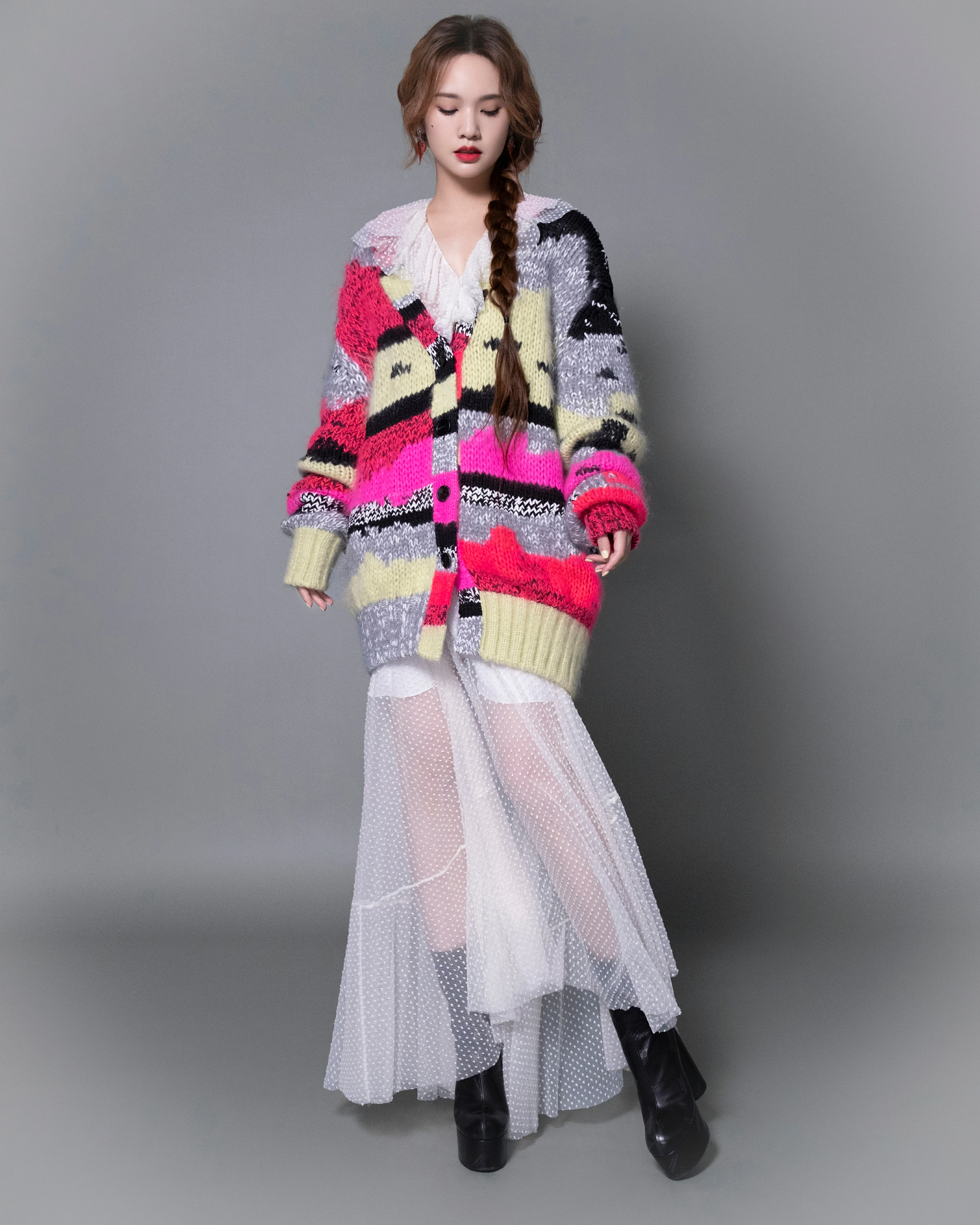 杨丞琳《我们的歌》最新造型写真发布 斜麻花辫造型出镜甜又靓,8
