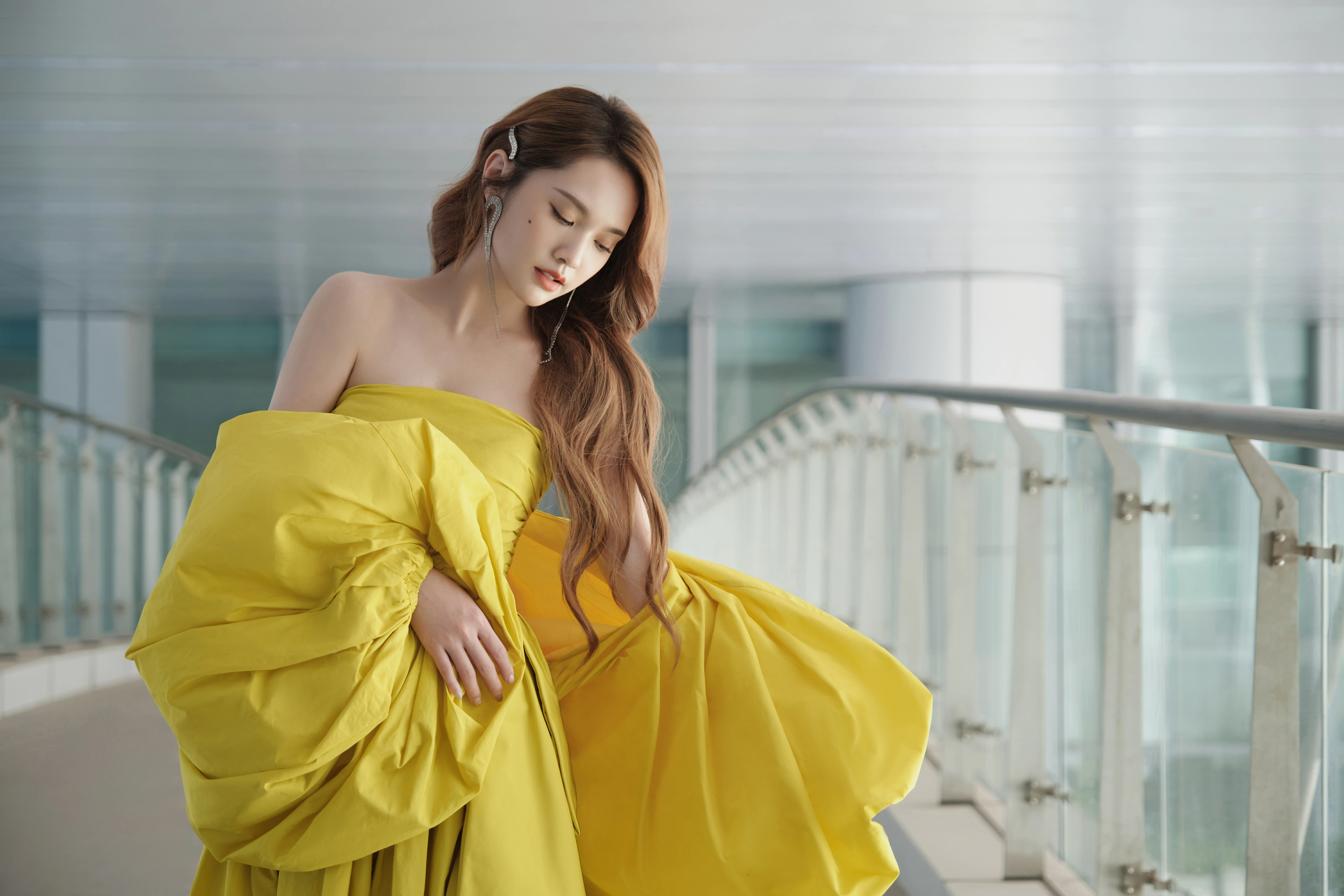 杨丞琳《我们的歌》最新造型写真发布 斜麻花辫造型出镜甜又靓,18