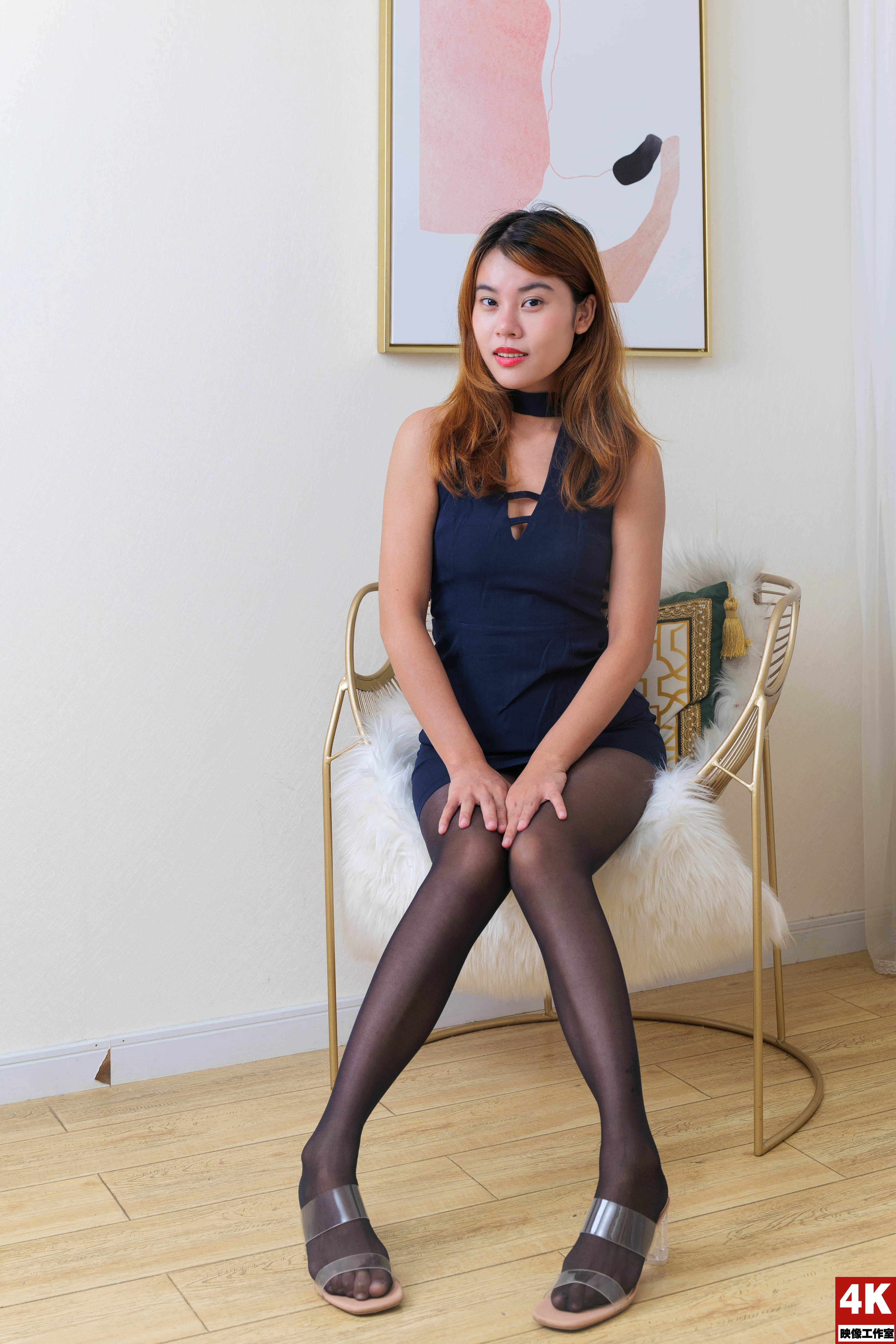 [Ligui丽柜]2022.07.18 女高管的私生活（上）琪琪 蓝色连衣裙加黑丝美腿性感写真集,0080