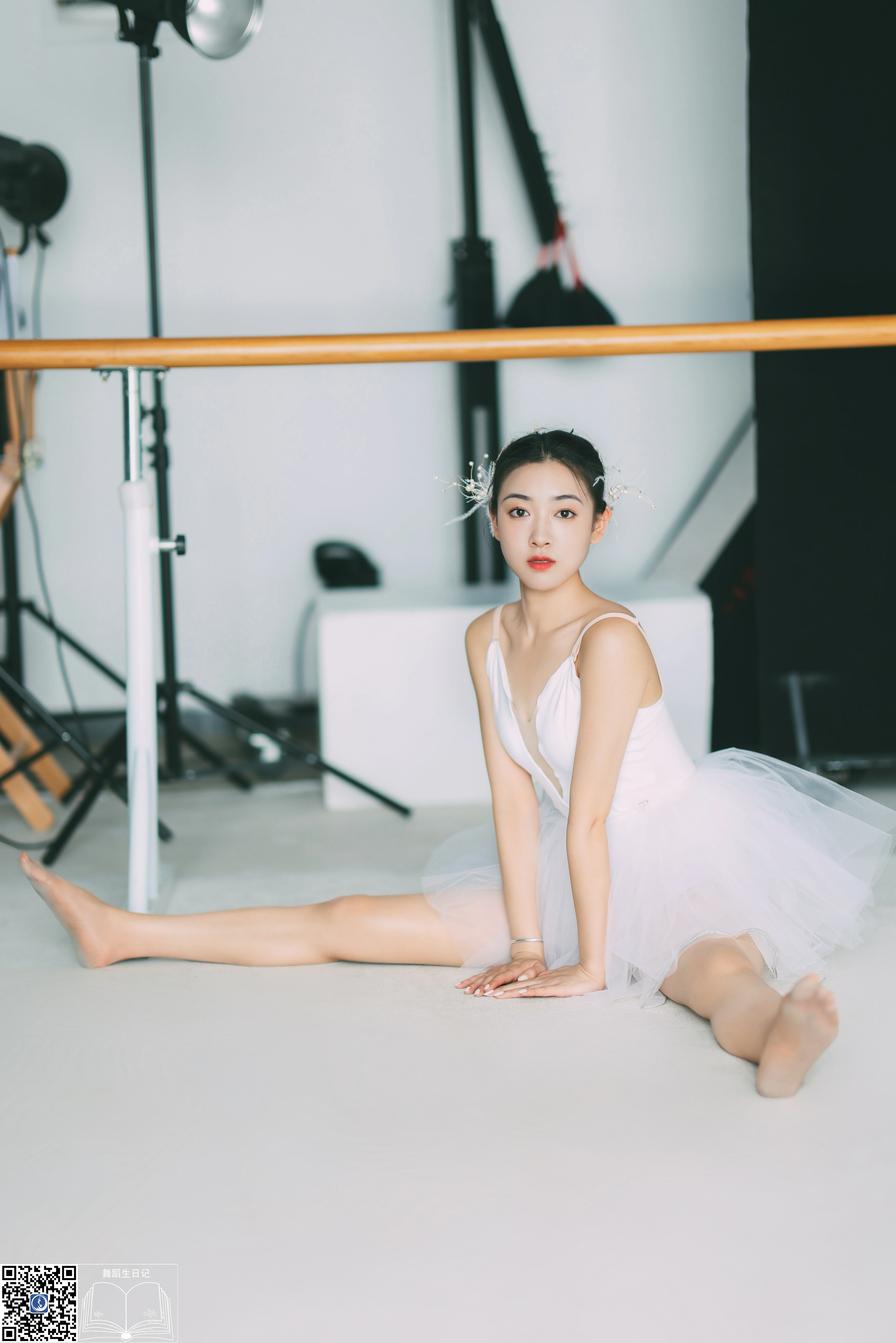 [GALLI嘉丽]舞蹈生日记 047 金星 白色吊带芭蕾舞裙性感写真集,13