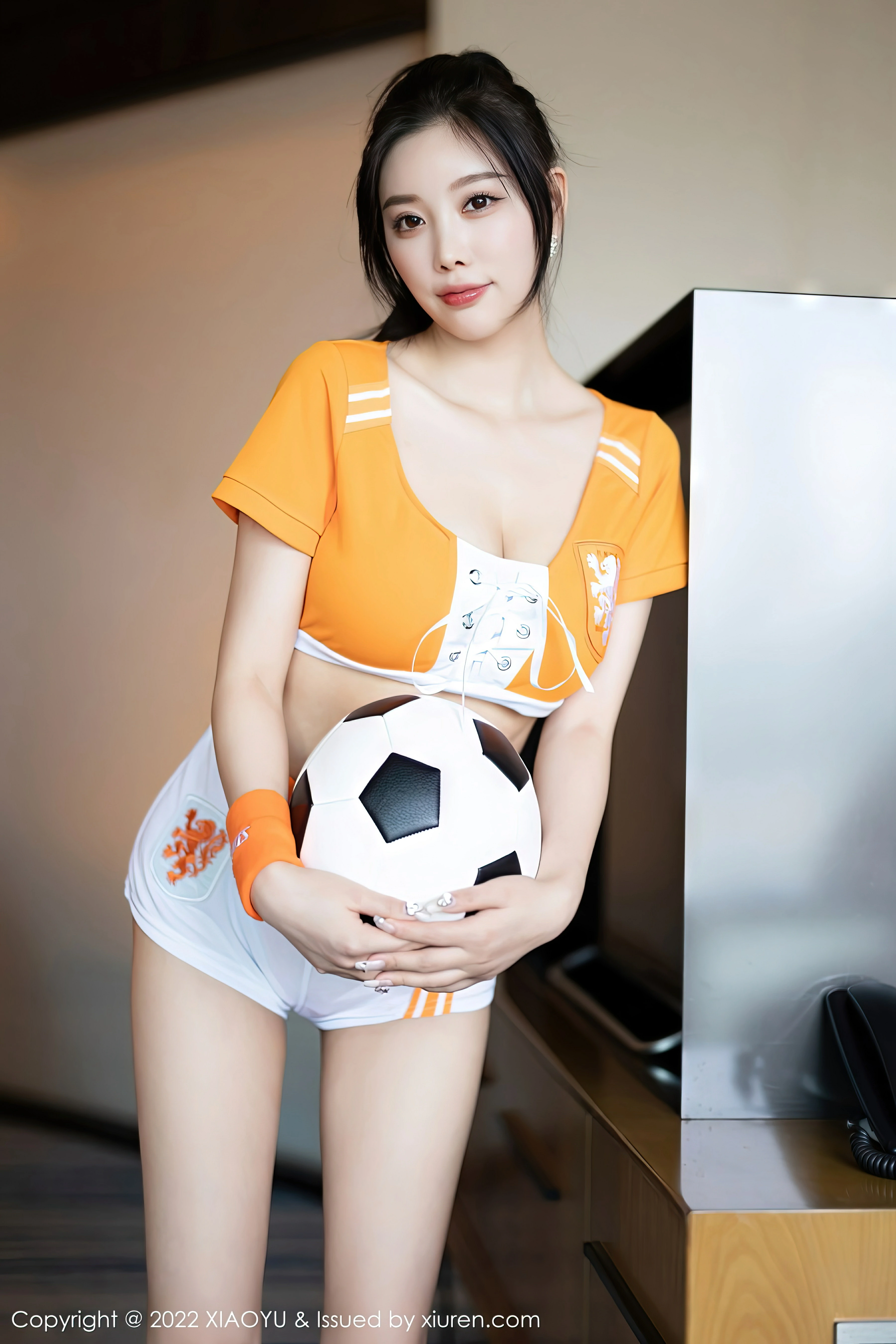 [XIAOYU语画界]YU20221118VOL0907 足球宝贝 杨晨晨Yome 橙色制服加白色短裤性感写真集,0002