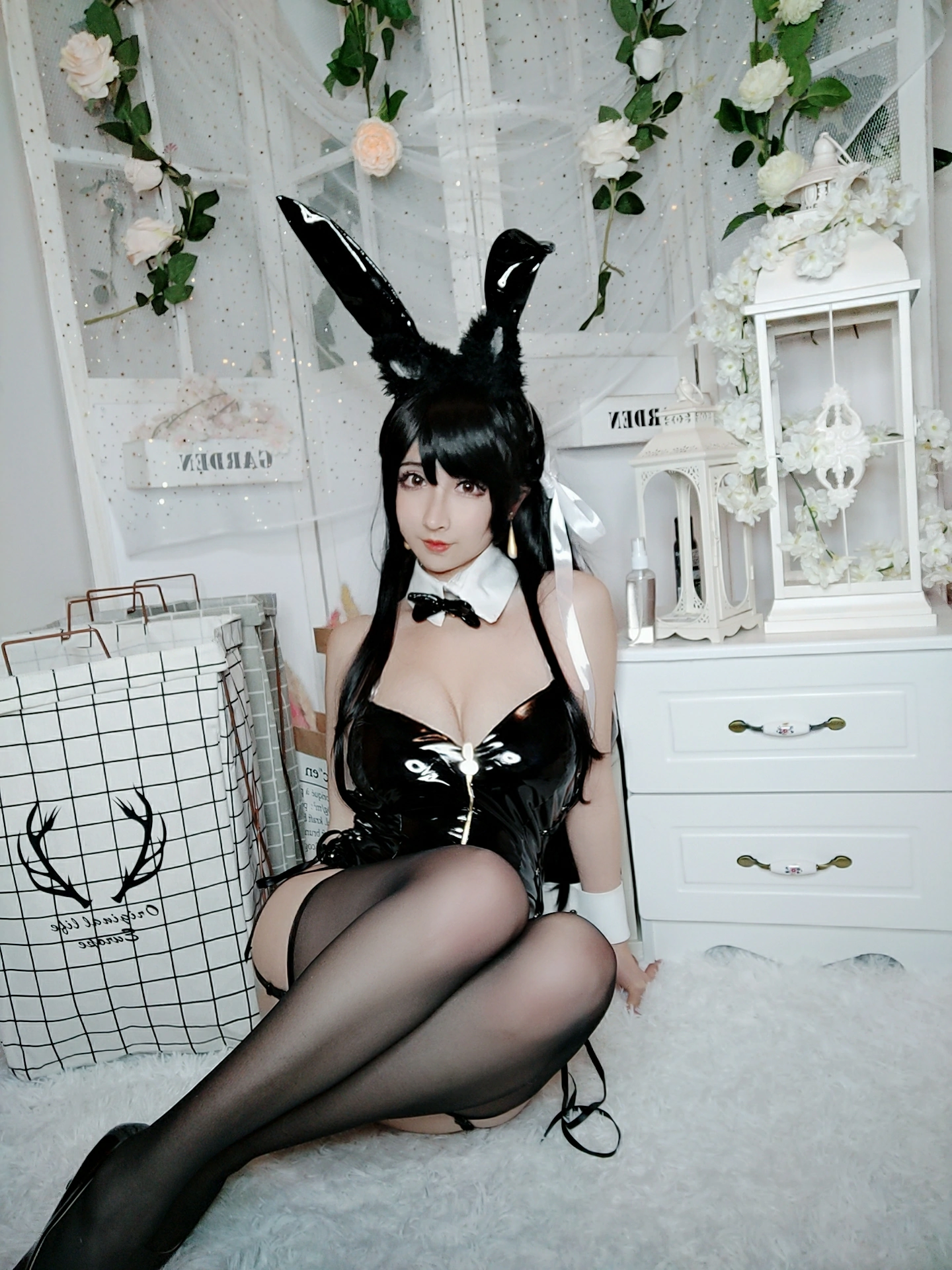 爱宕兔女郎 rioko凉凉子 黑色情趣制服加黑丝美腿自拍写真,0 (8)