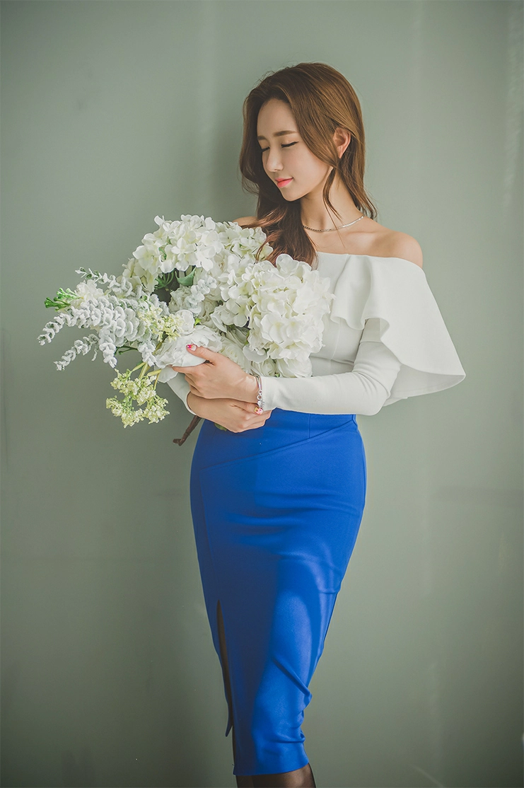 韩国美女模特李妍静 白色礼服与蓝色短裙加黑丝美腿性感写真集,14
