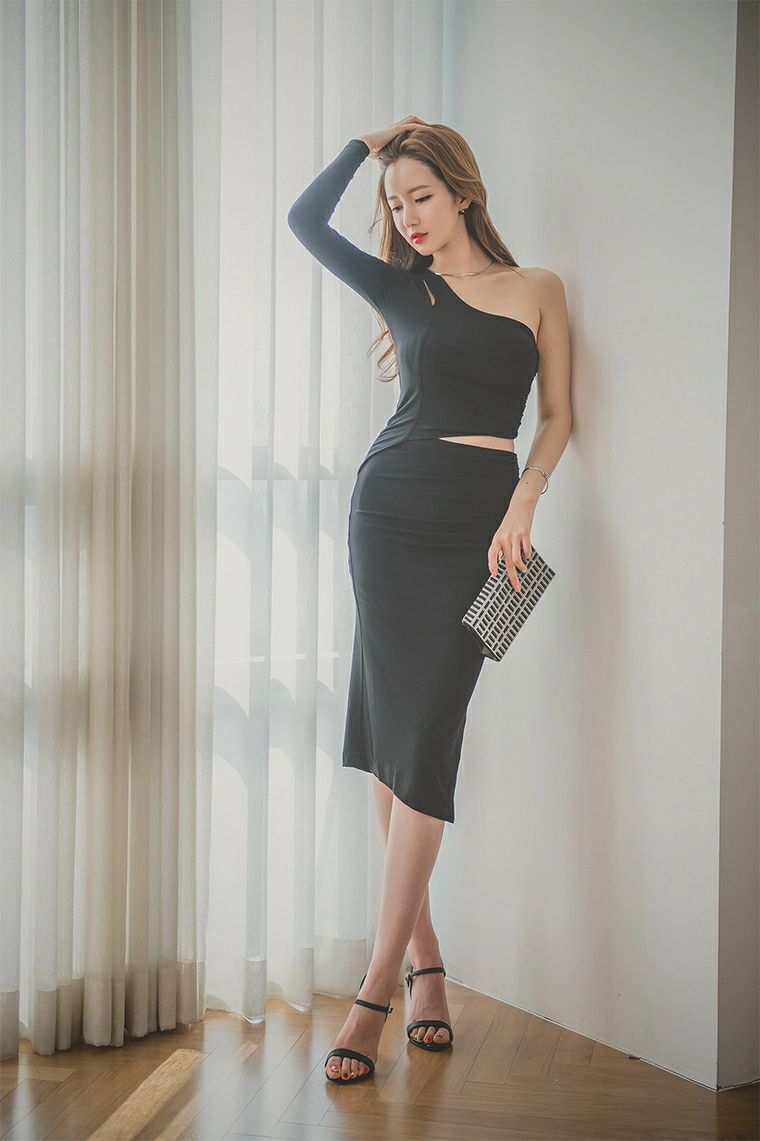 韩国美女模特李妍静 黑色单肩礼服加黑色紧身短裙性感写真集,6