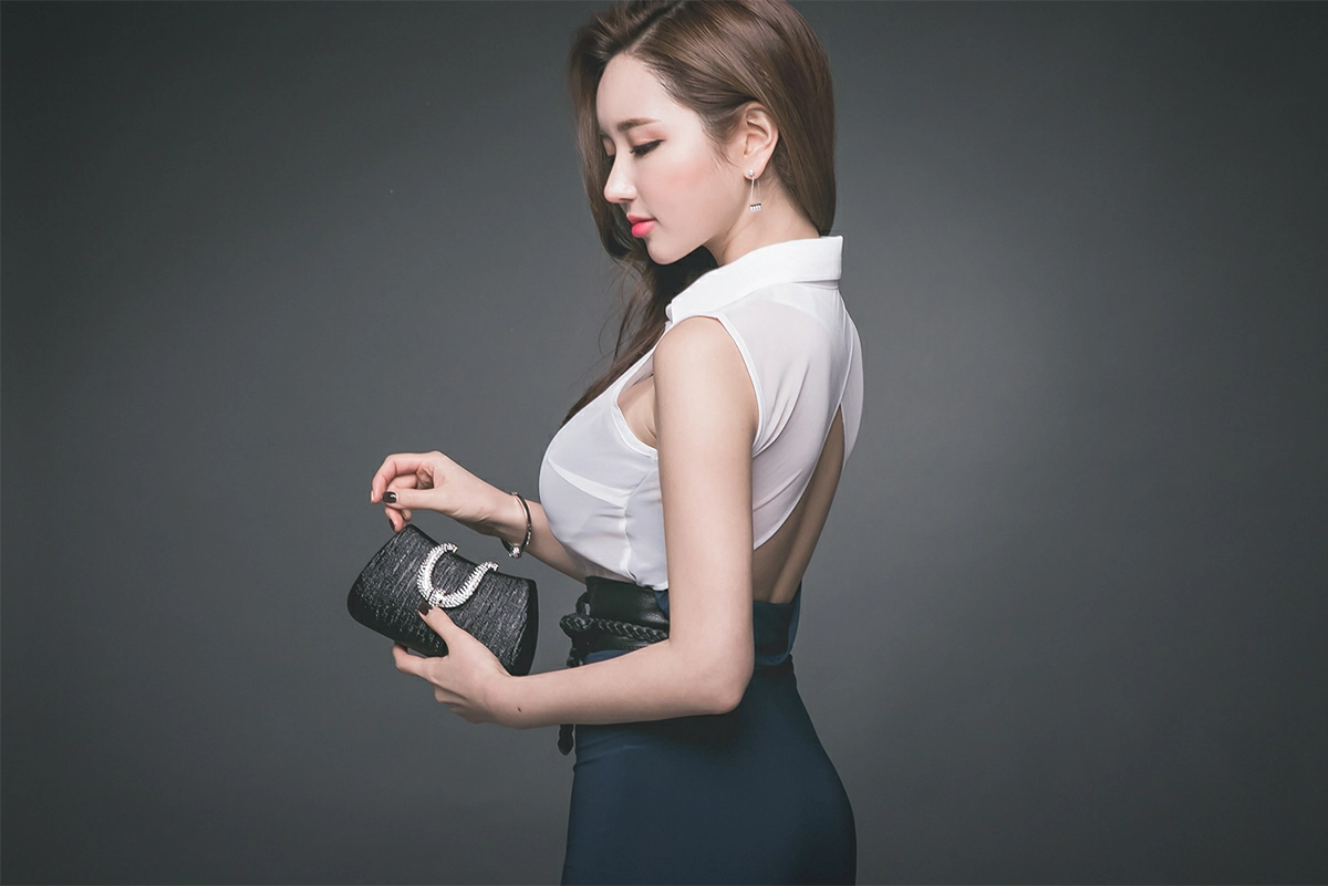 韩国美女模特李妍静 白色裸背连衣裙与粉色衬衫加黑色短裙性感写真集,2 (3)