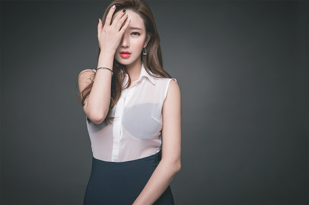 韩国美女模特李妍静 白色裸背连衣裙与粉色衬衫加黑色短裙性感写真集,2 (17)