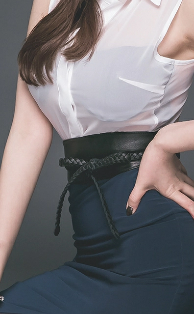 韩国美女模特李妍静 白色裸背连衣裙与粉色衬衫加黑色短裙性感写真集,2 (16)