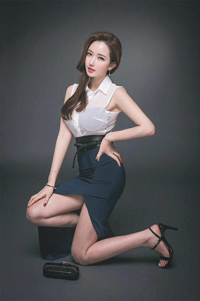 韩国美女模特李妍静 白色裸背连衣裙与粉色衬衫加黑色短裙性感写真集,2 (15)